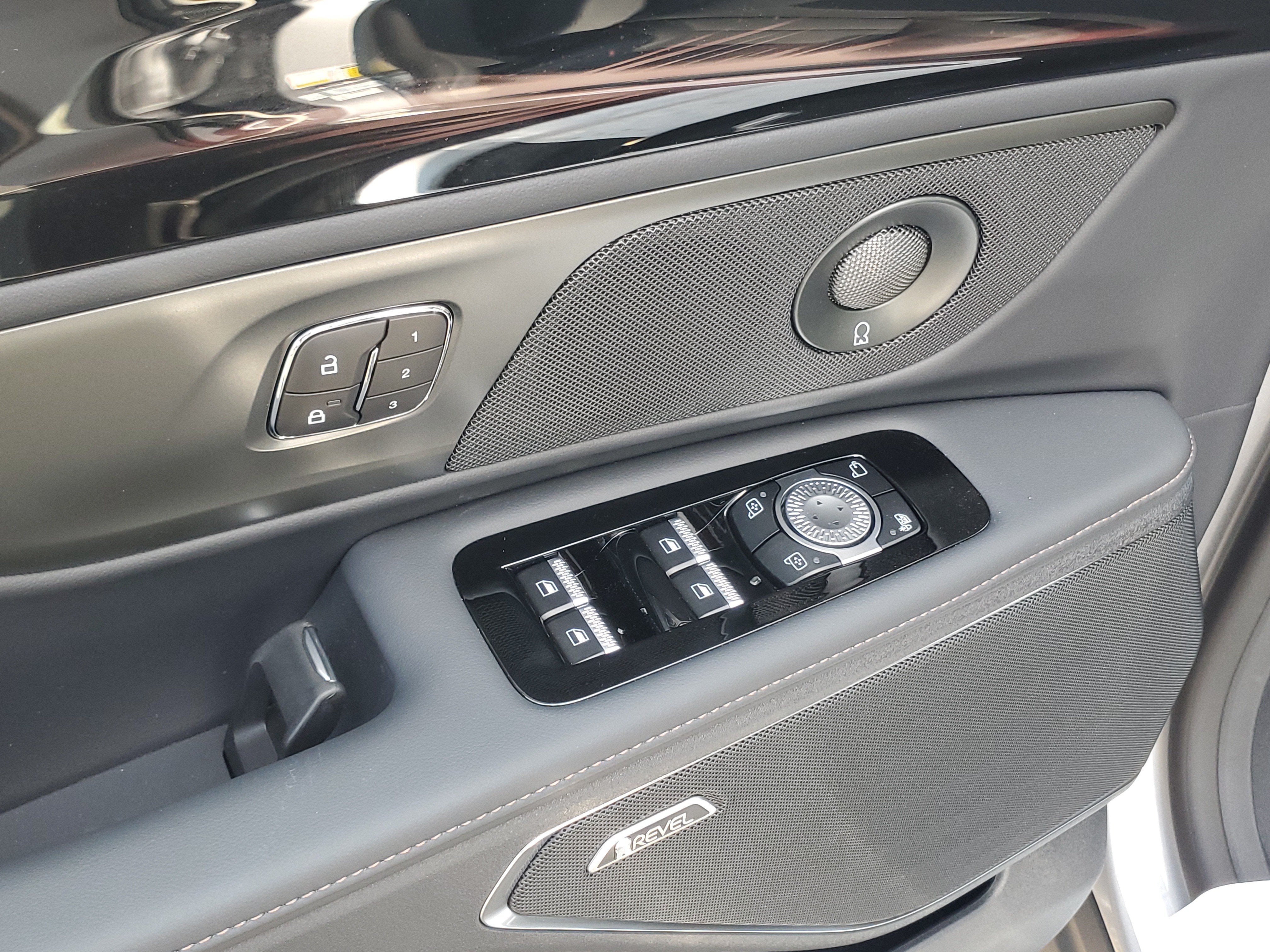2026 Lincoln Nautilus Premiere Hybrid