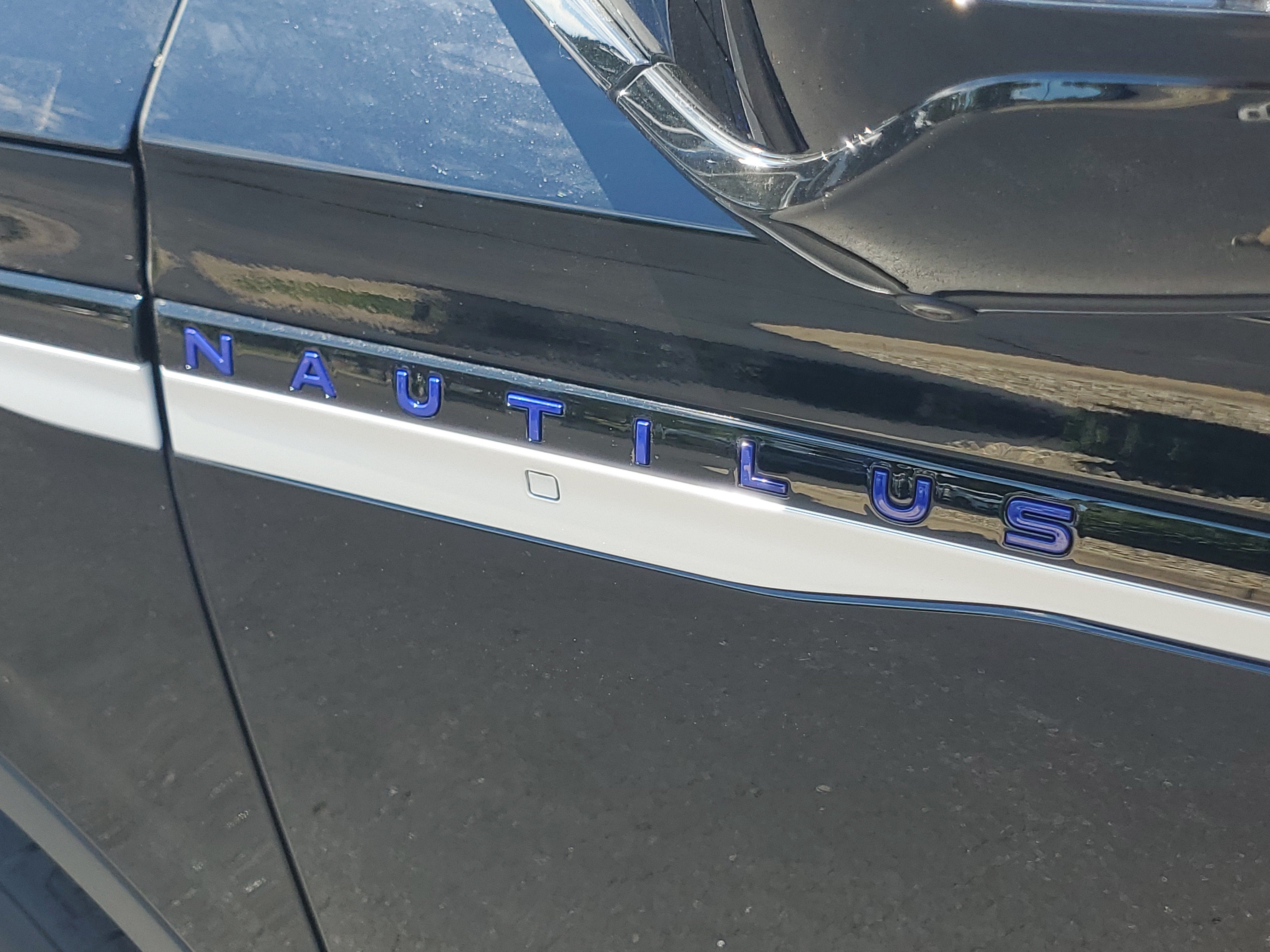 2026 Lincoln Nautilus Premiere Hybrid