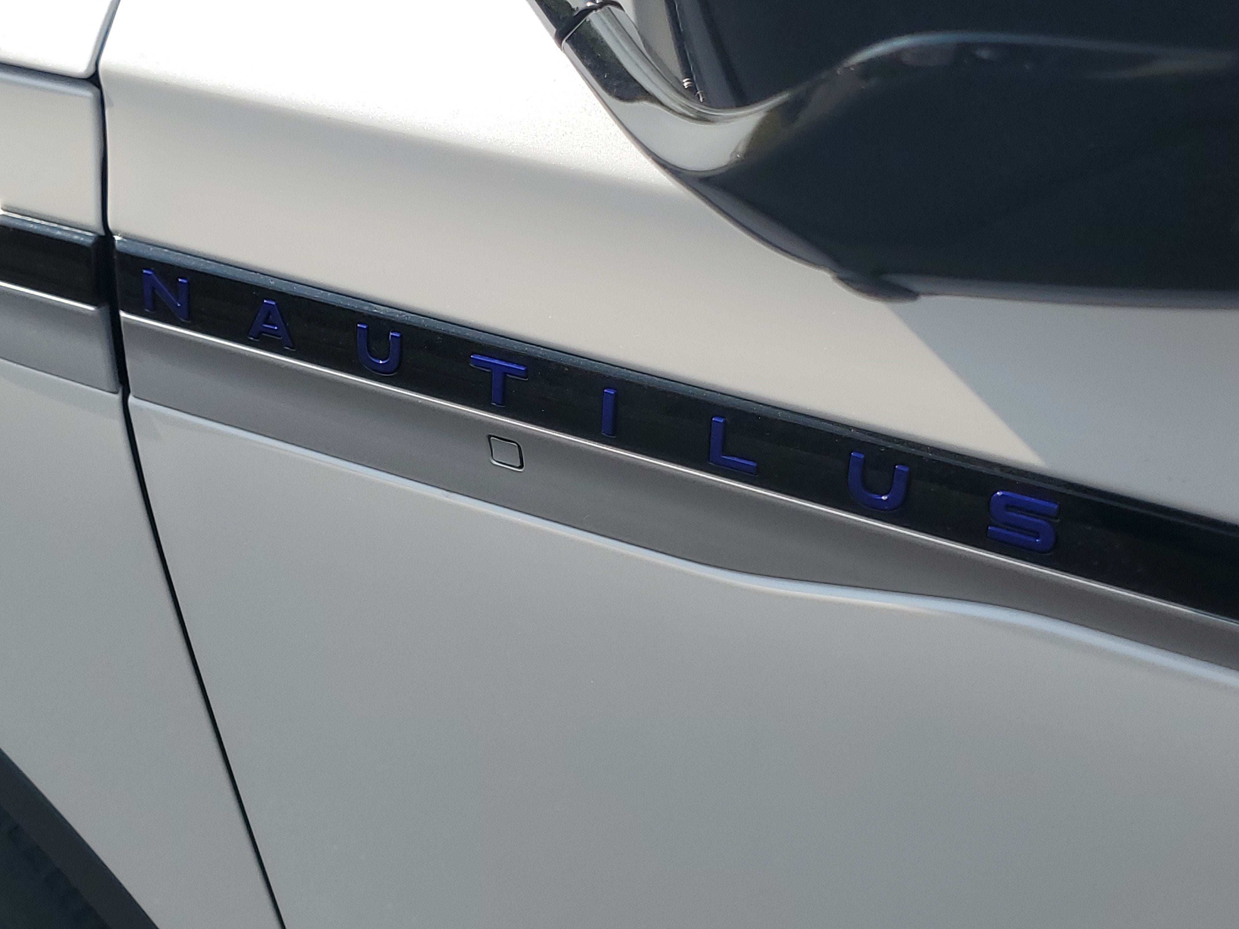 2026 Lincoln Nautilus Premiere Hybrid