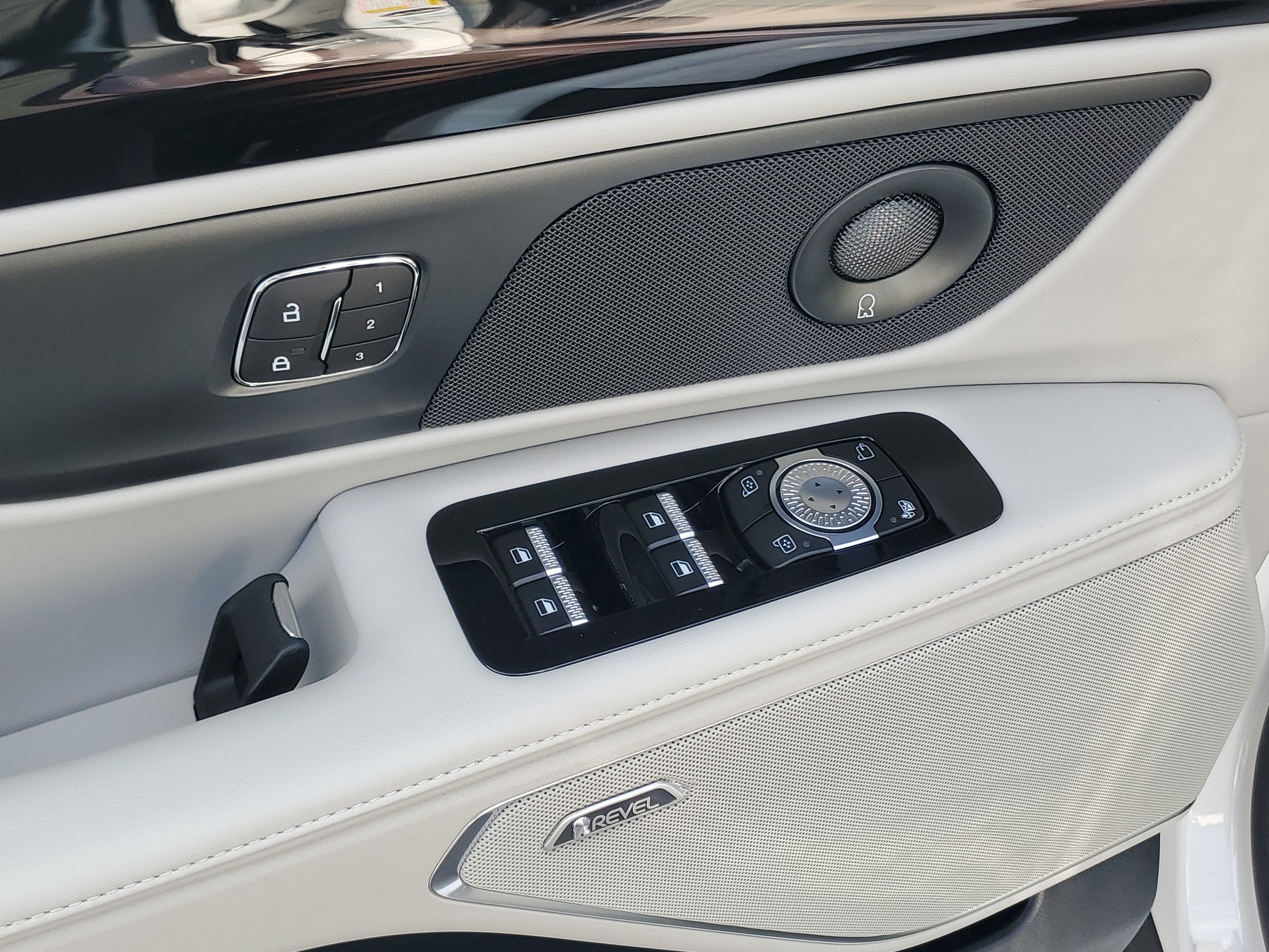 2026 Lincoln Nautilus Premiere Hybrid