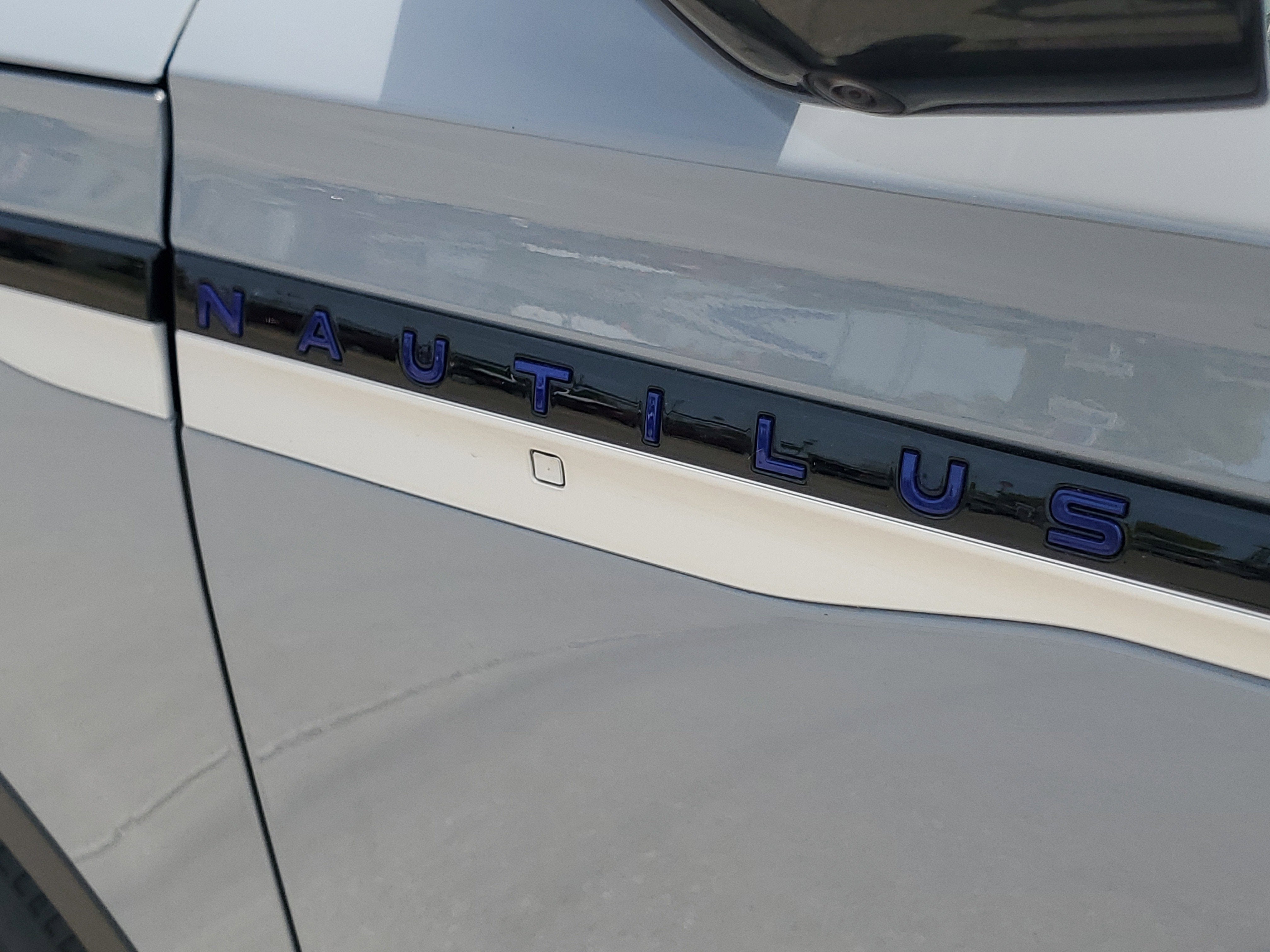 2026 Lincoln Nautilus Premiere Hybrid
