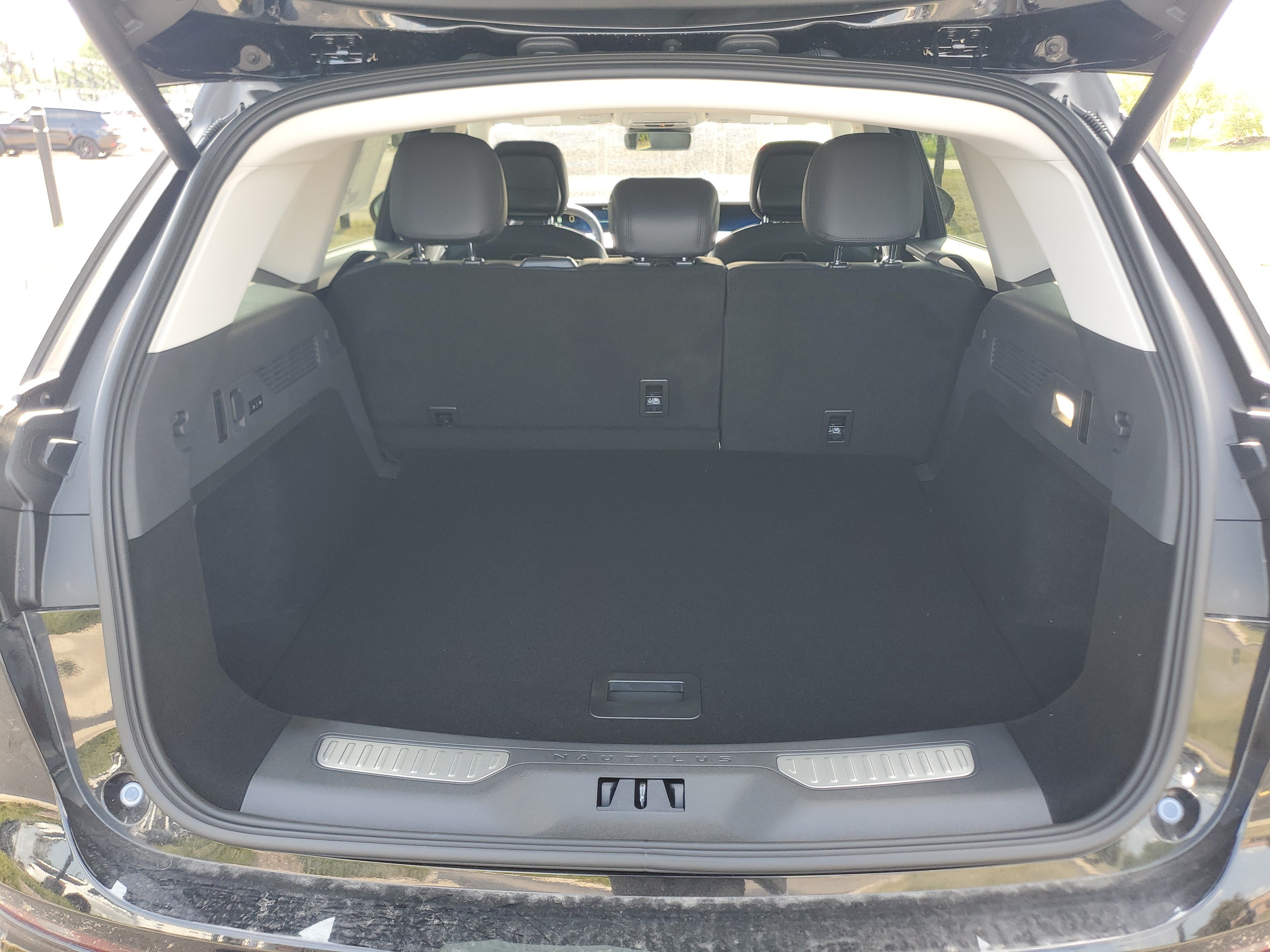 2026 Lincoln Nautilus Premiere Hybrid
