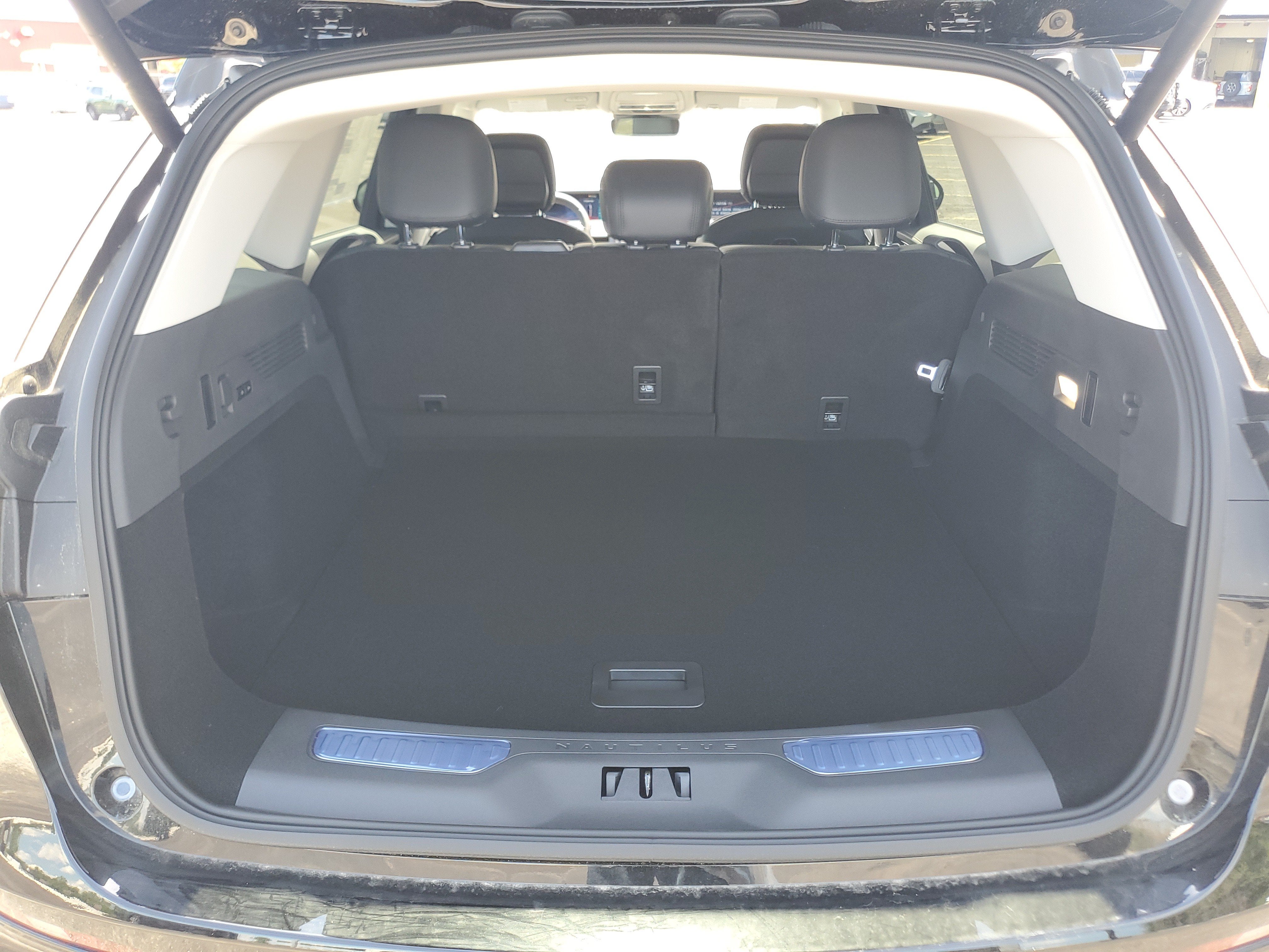 2026 Lincoln Nautilus Premiere Hybrid