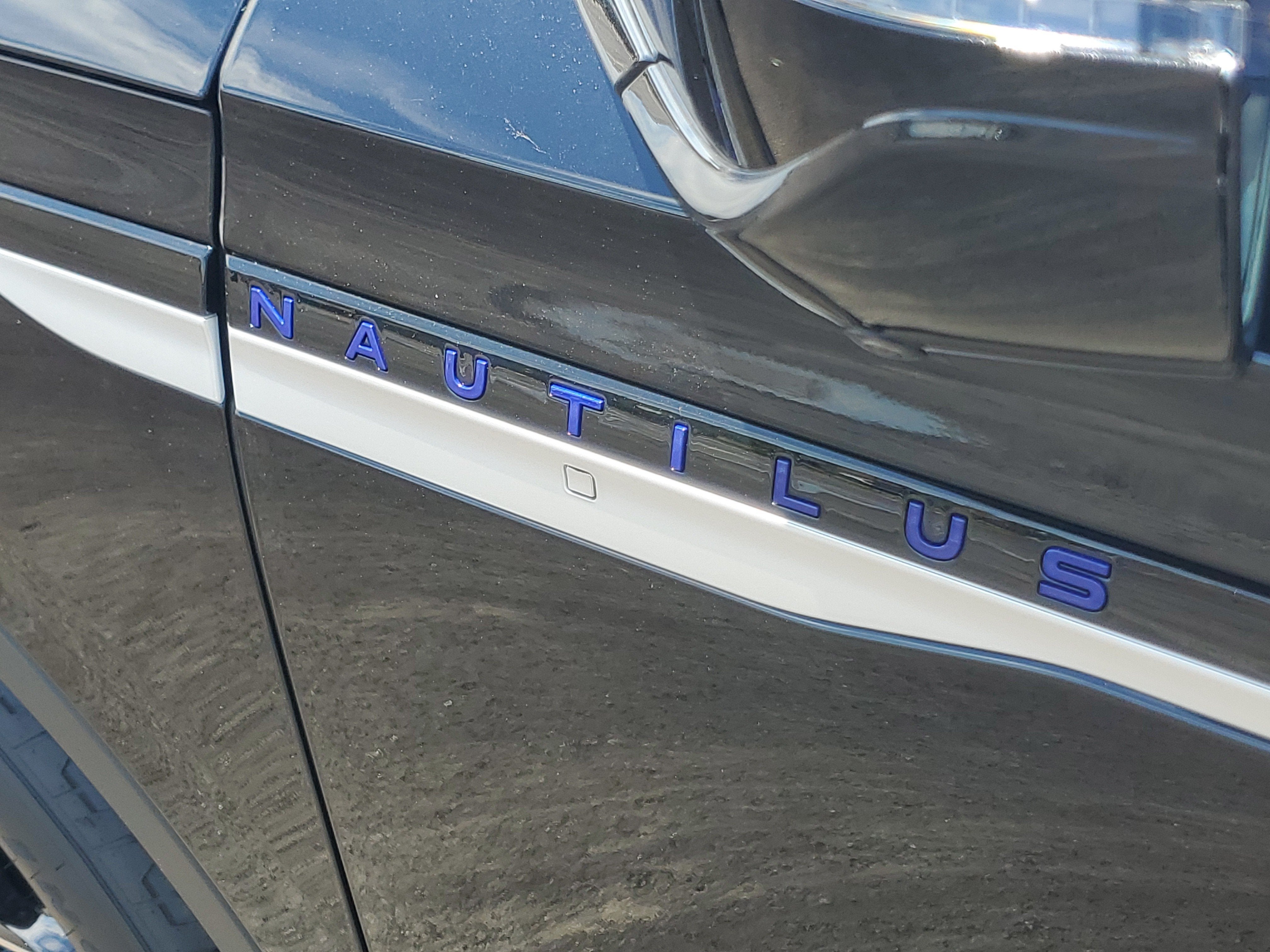2026 Lincoln Nautilus Premiere Hybrid