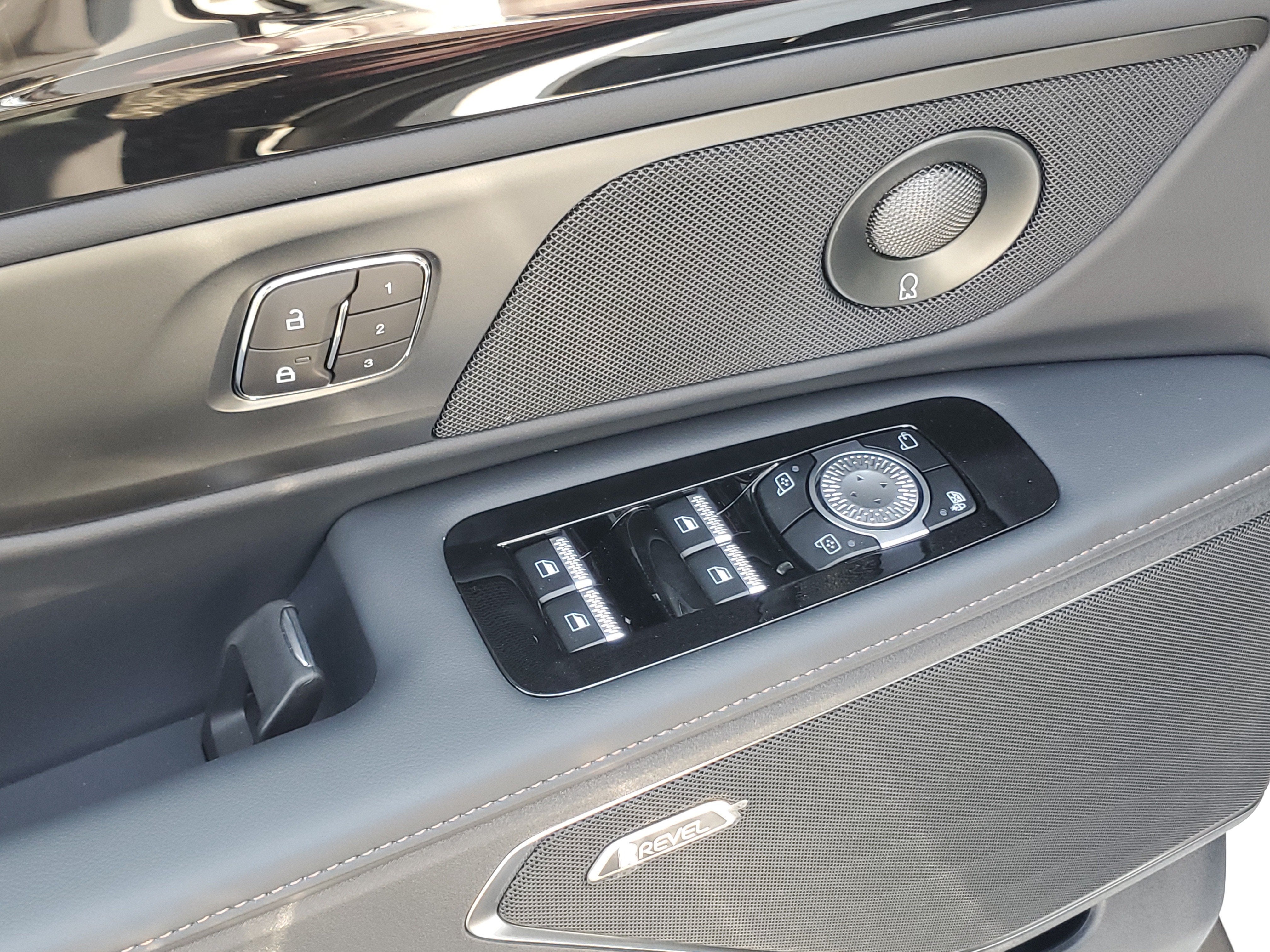 2026 Lincoln Nautilus Premiere Hybrid