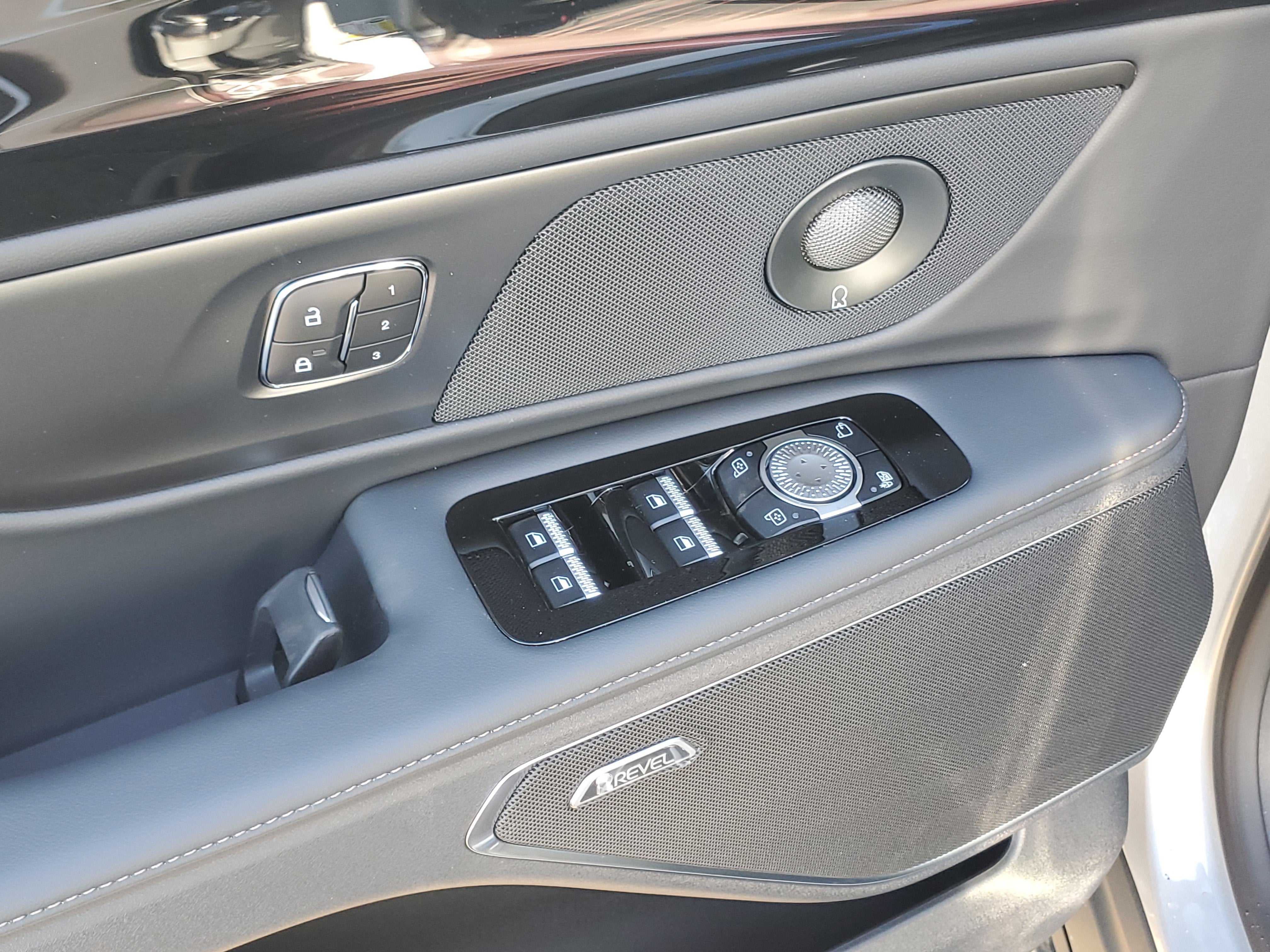 2026 Lincoln Nautilus Reserve Hybrid