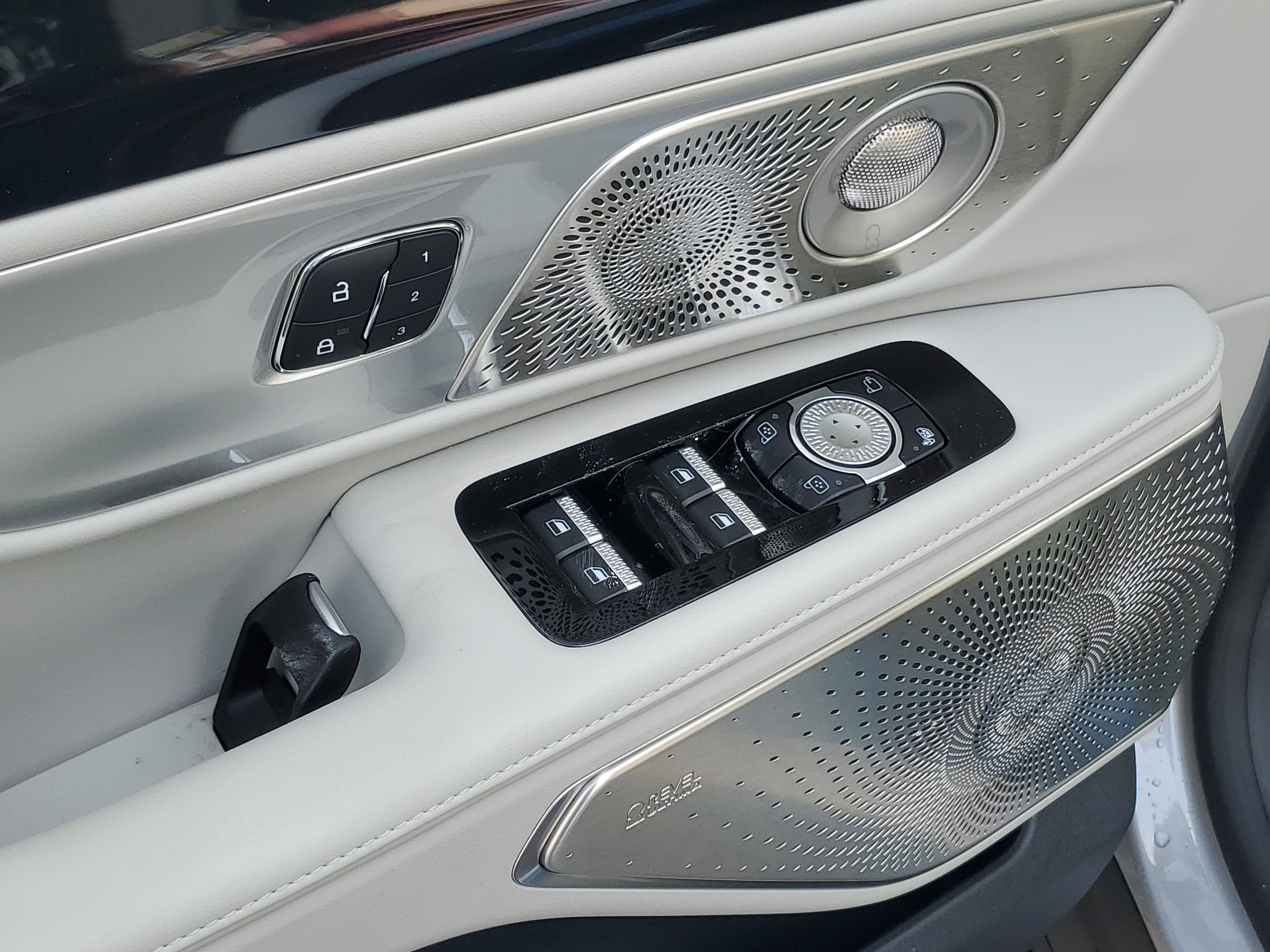 2026 Lincoln Nautilus Reserve Hybrid