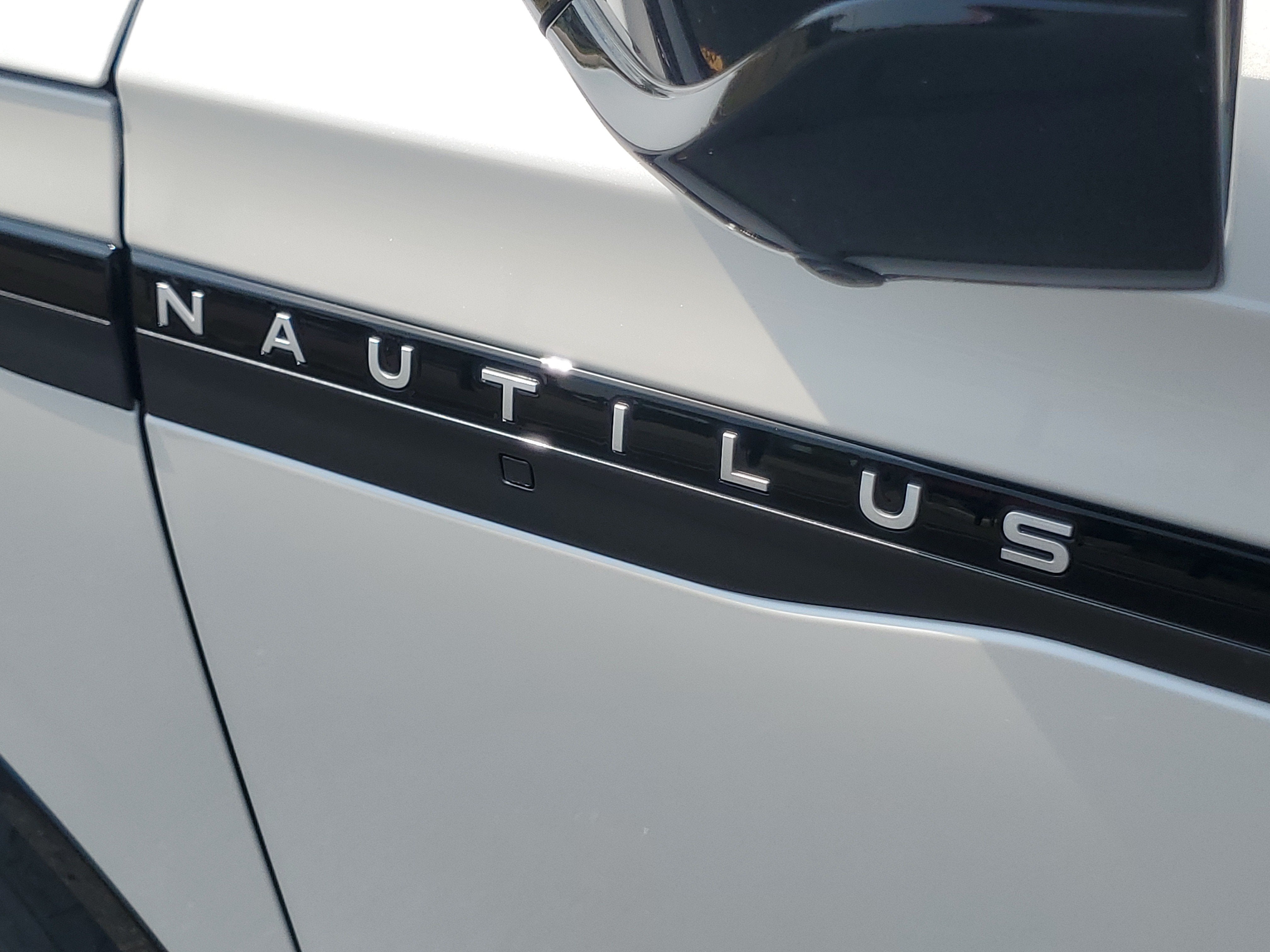2026 Lincoln Nautilus Reserve Hybrid