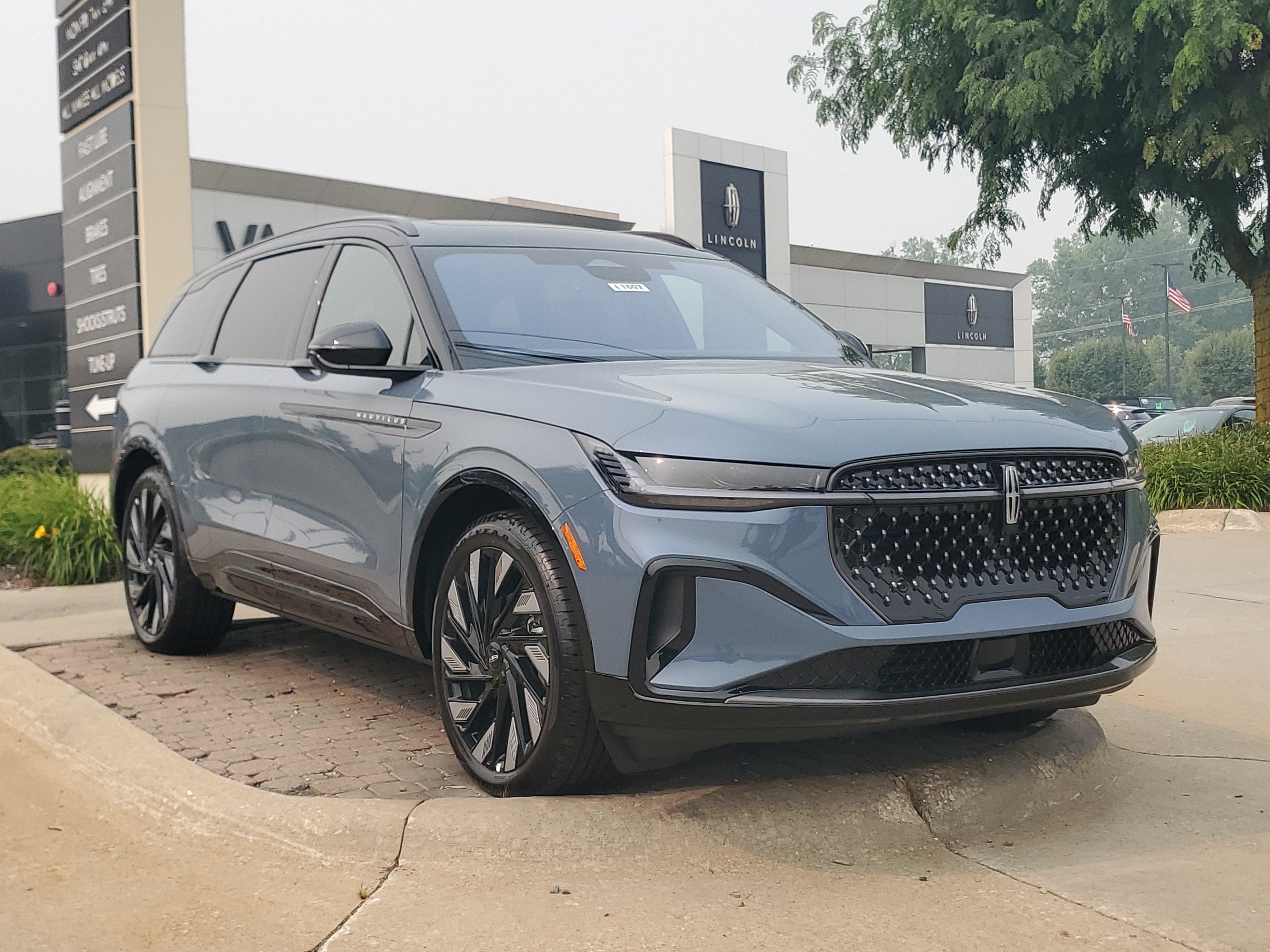 2026 Lincoln Nautilus Reserve Hybrid