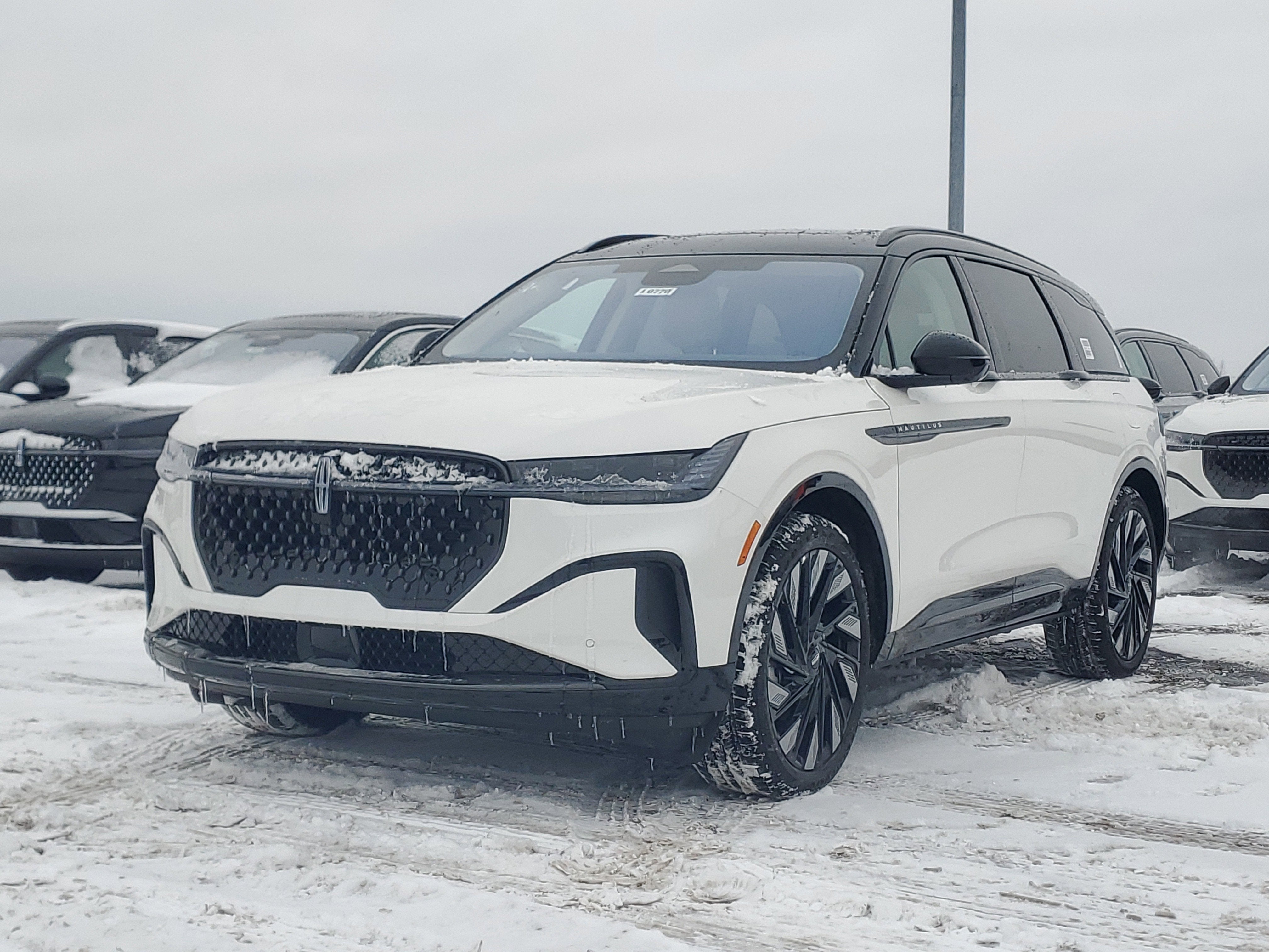 2026 Lincoln Nautilus Reserve Hybrid