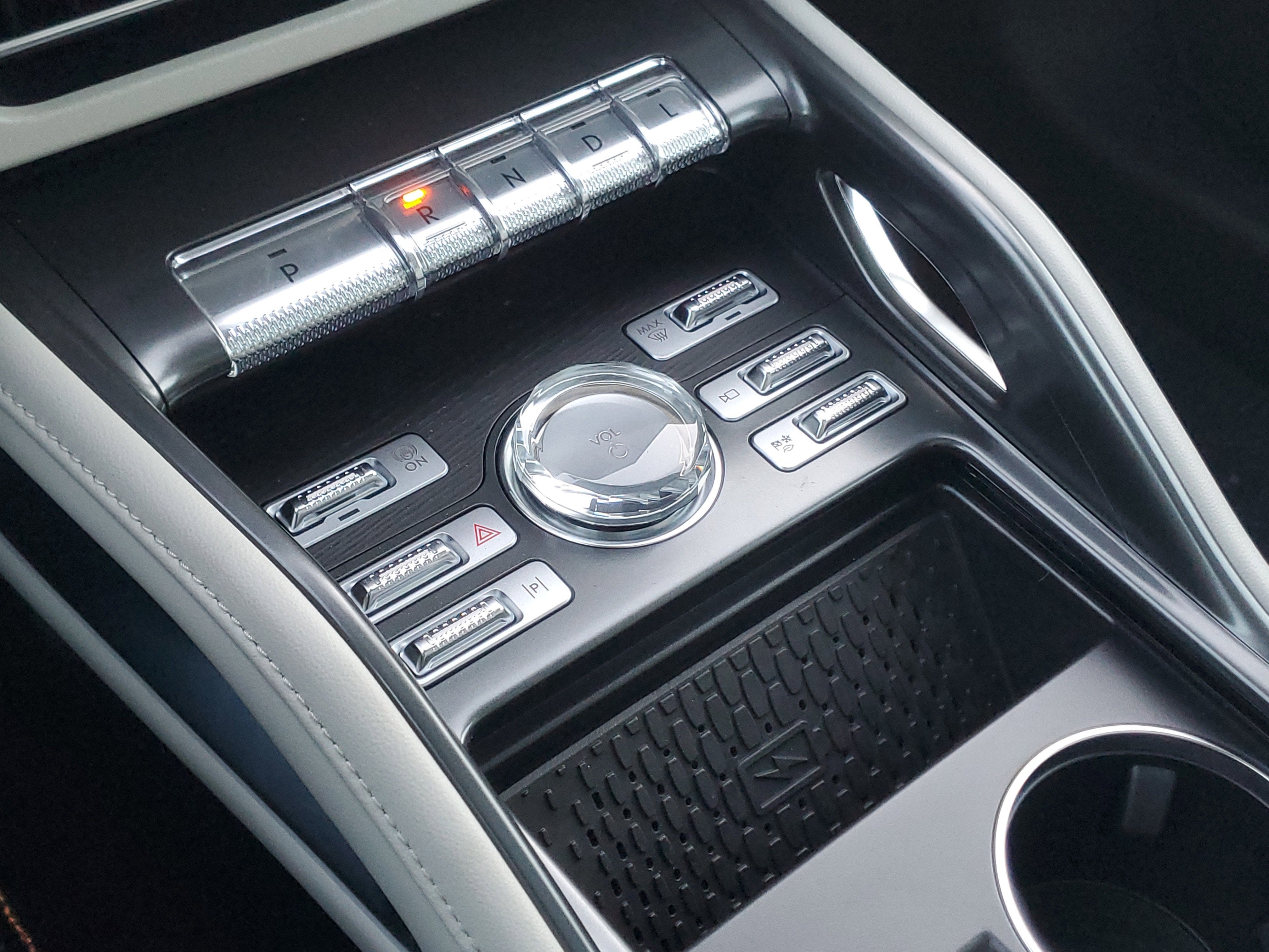 2026 Lincoln Nautilus Reserve Hybrid