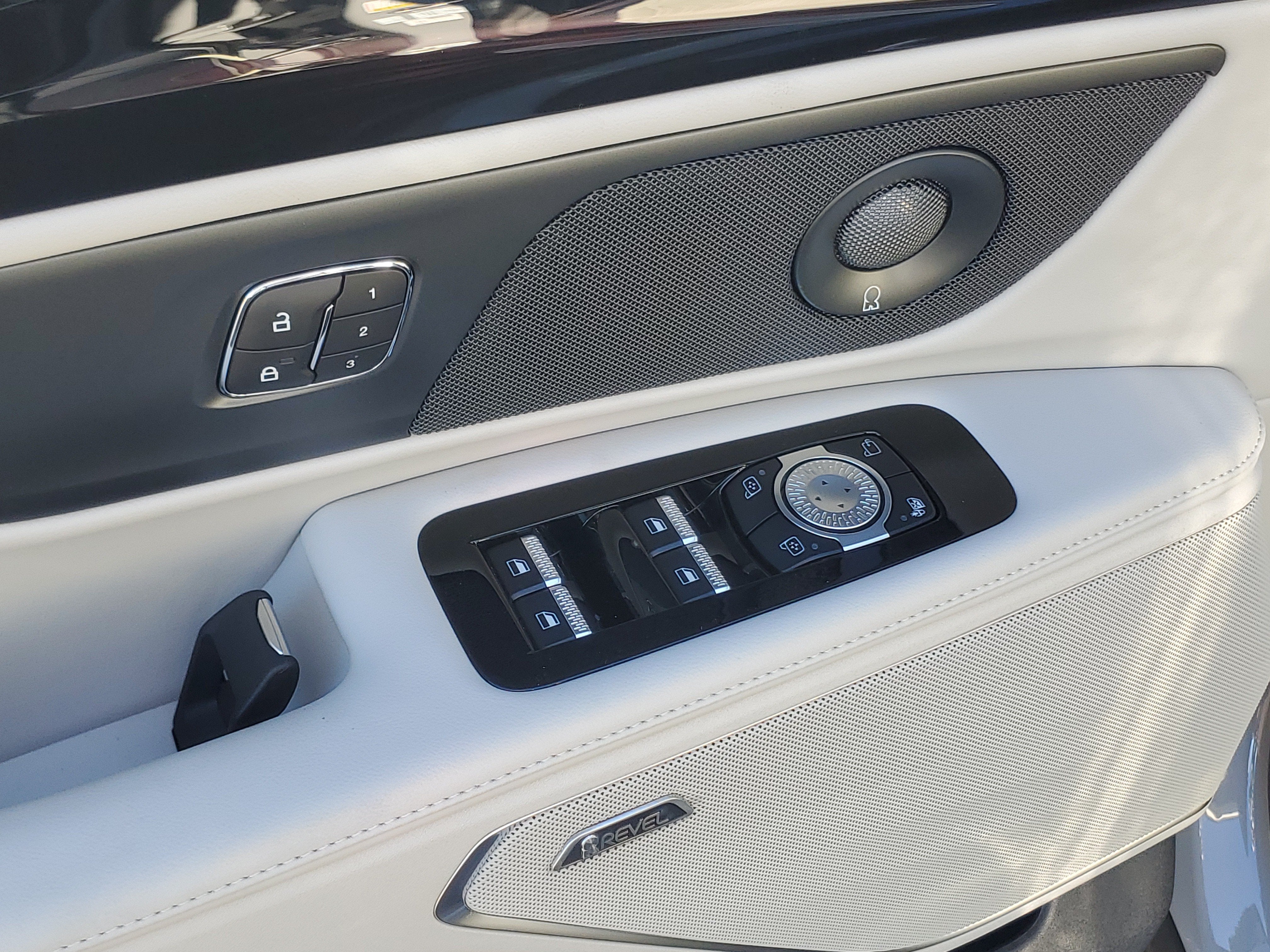 2026 Lincoln Nautilus Reserve Hybrid