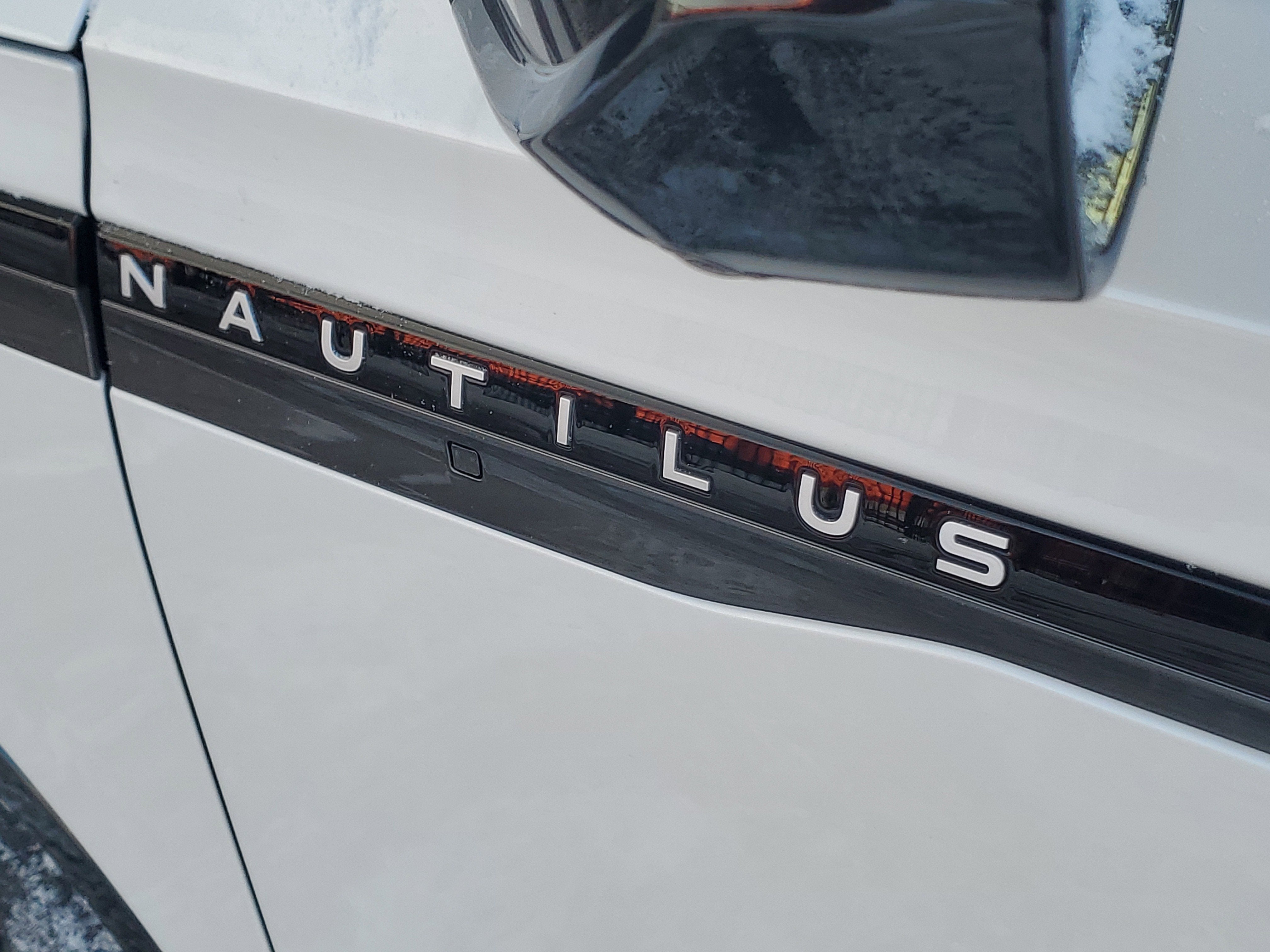 2026 Lincoln Nautilus Reserve Hybrid