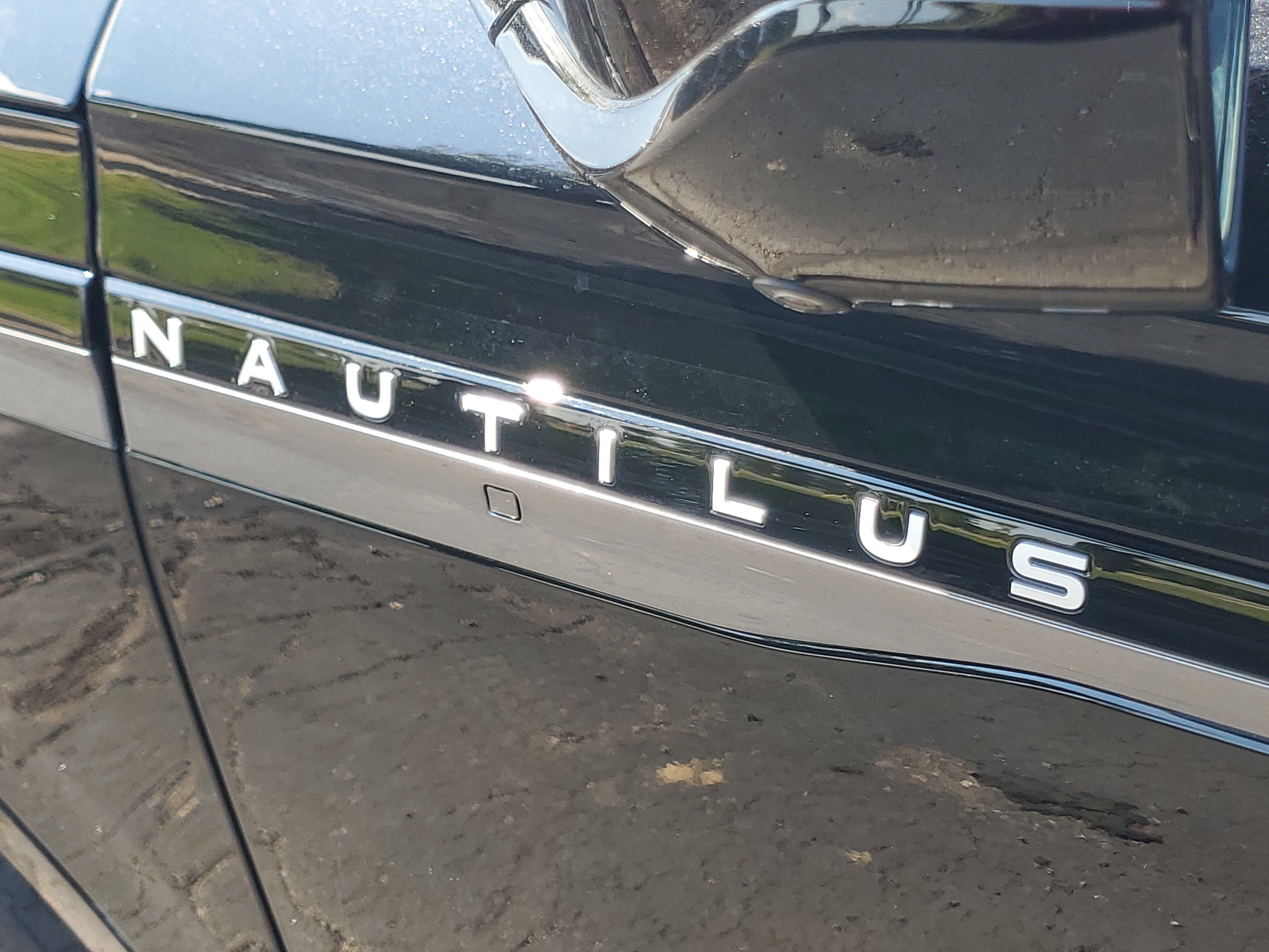 2026 Lincoln Nautilus Reserve Hybrid