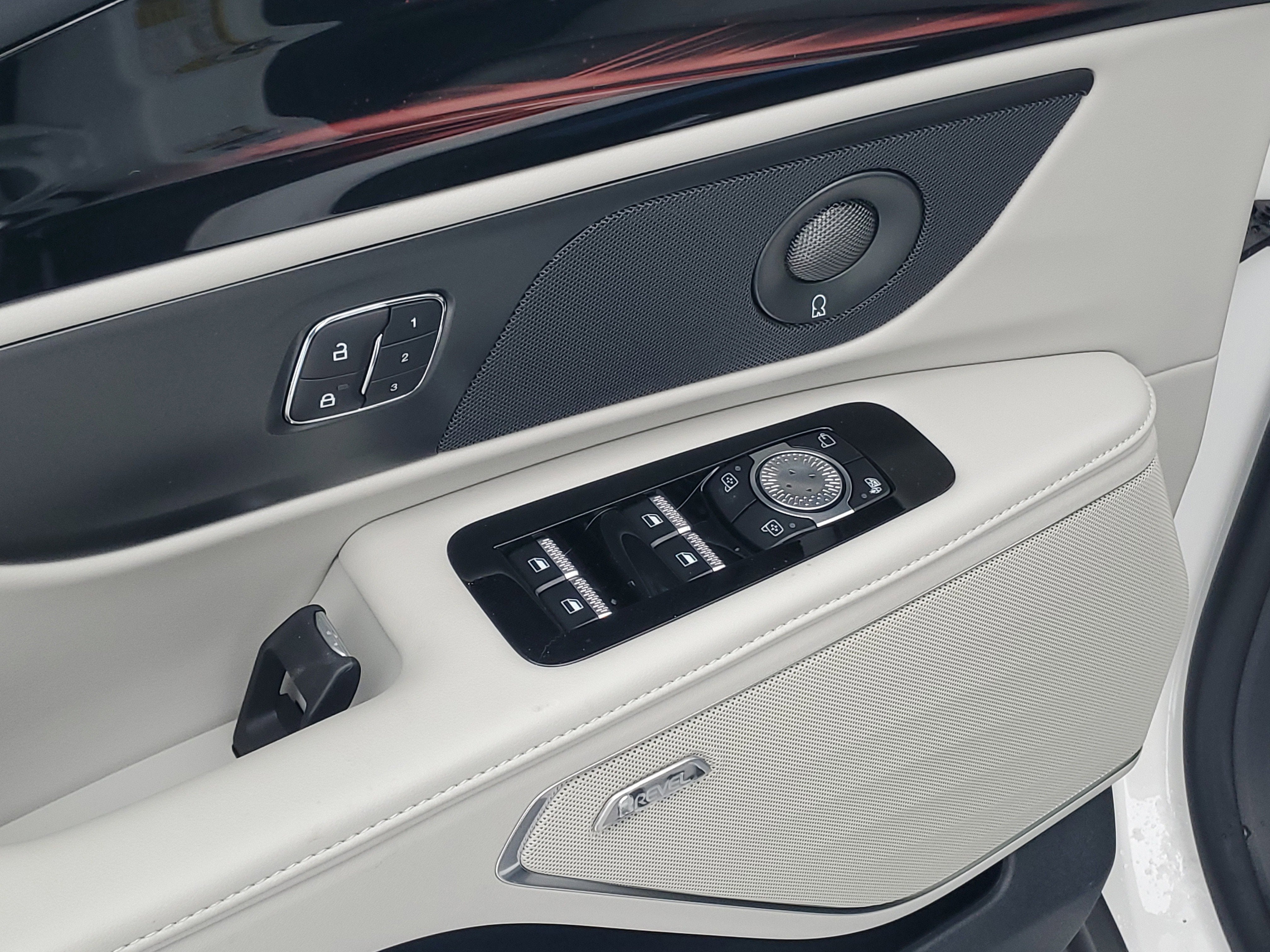 2026 Lincoln Nautilus Reserve Hybrid