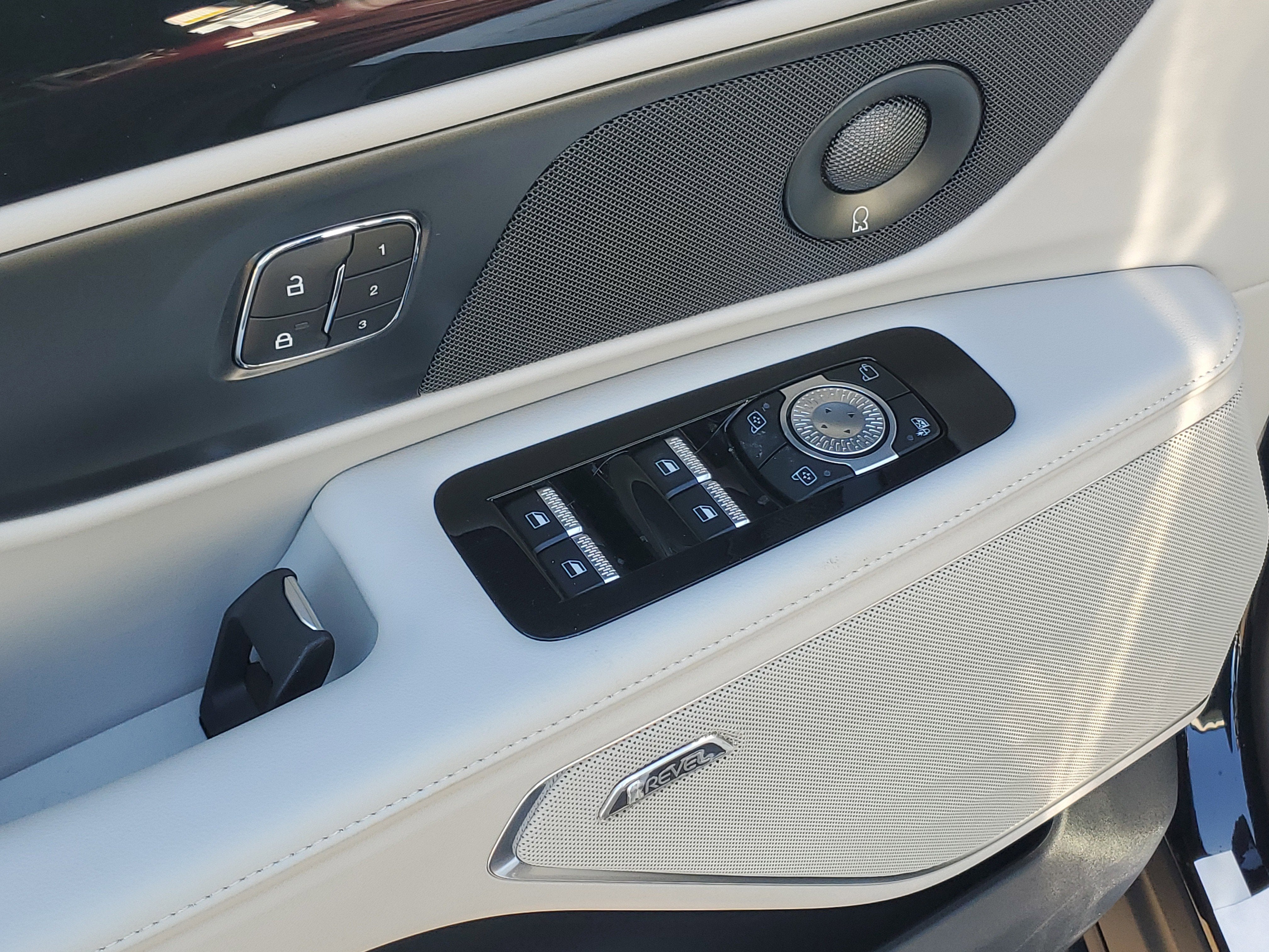 2026 Lincoln Nautilus Reserve Hybrid