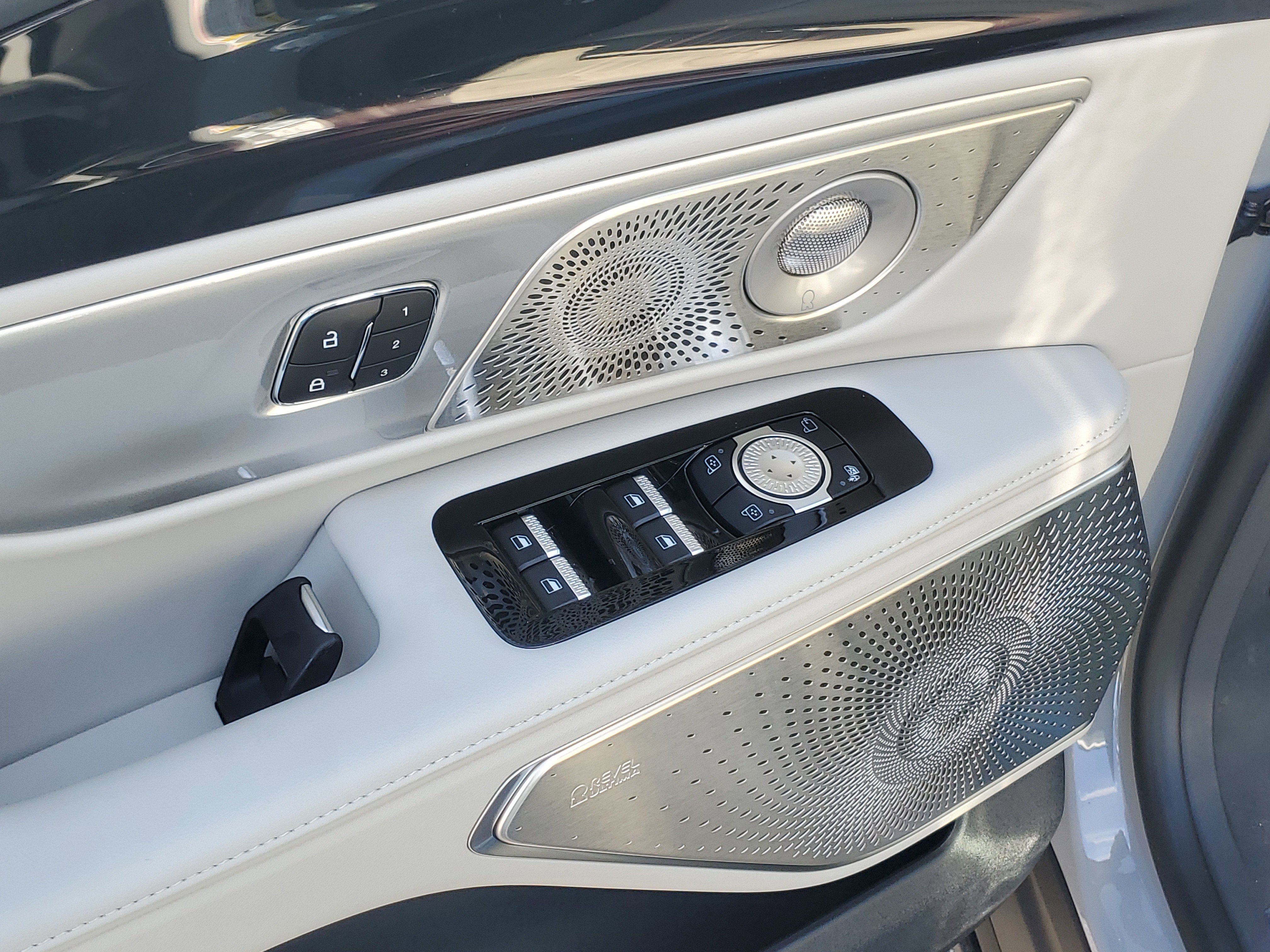 2026 Lincoln Nautilus Reserve Hybrid