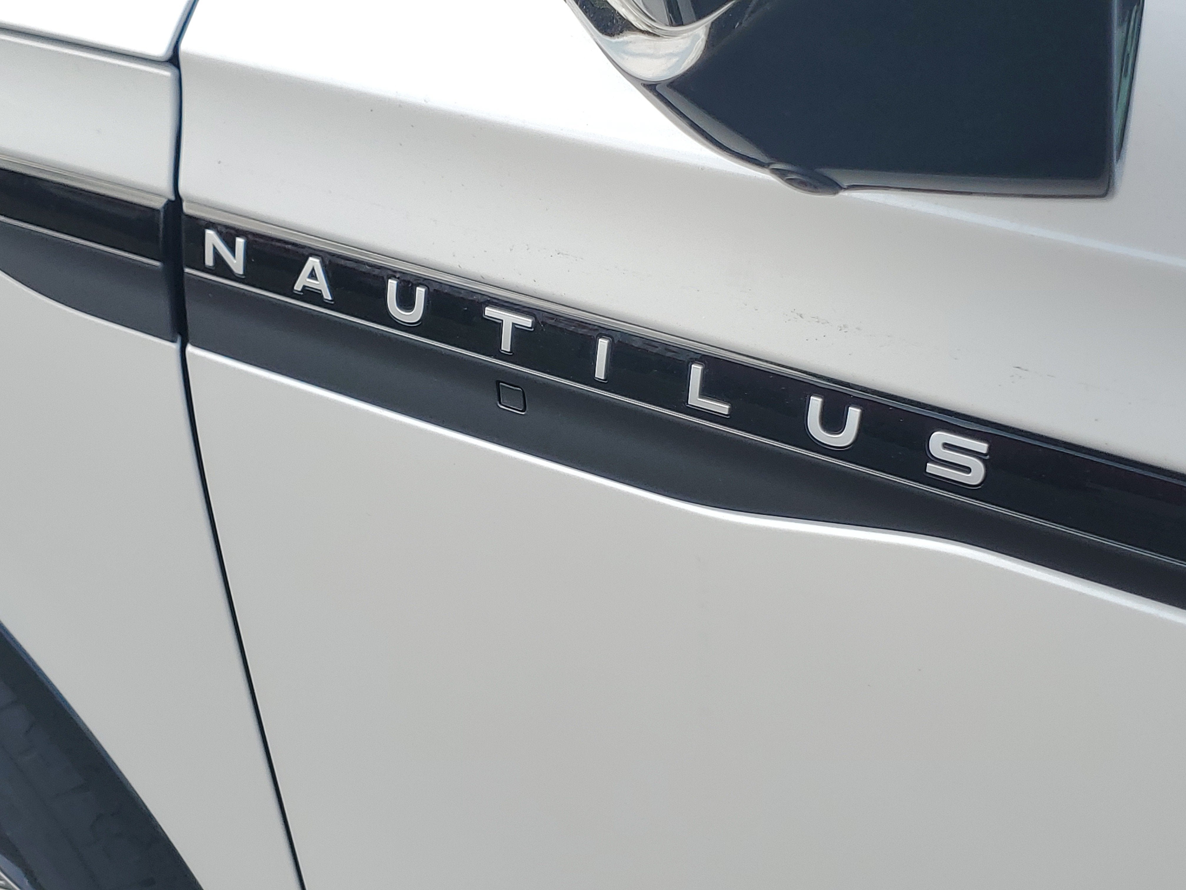 2026 Lincoln Nautilus Reserve Hybrid
