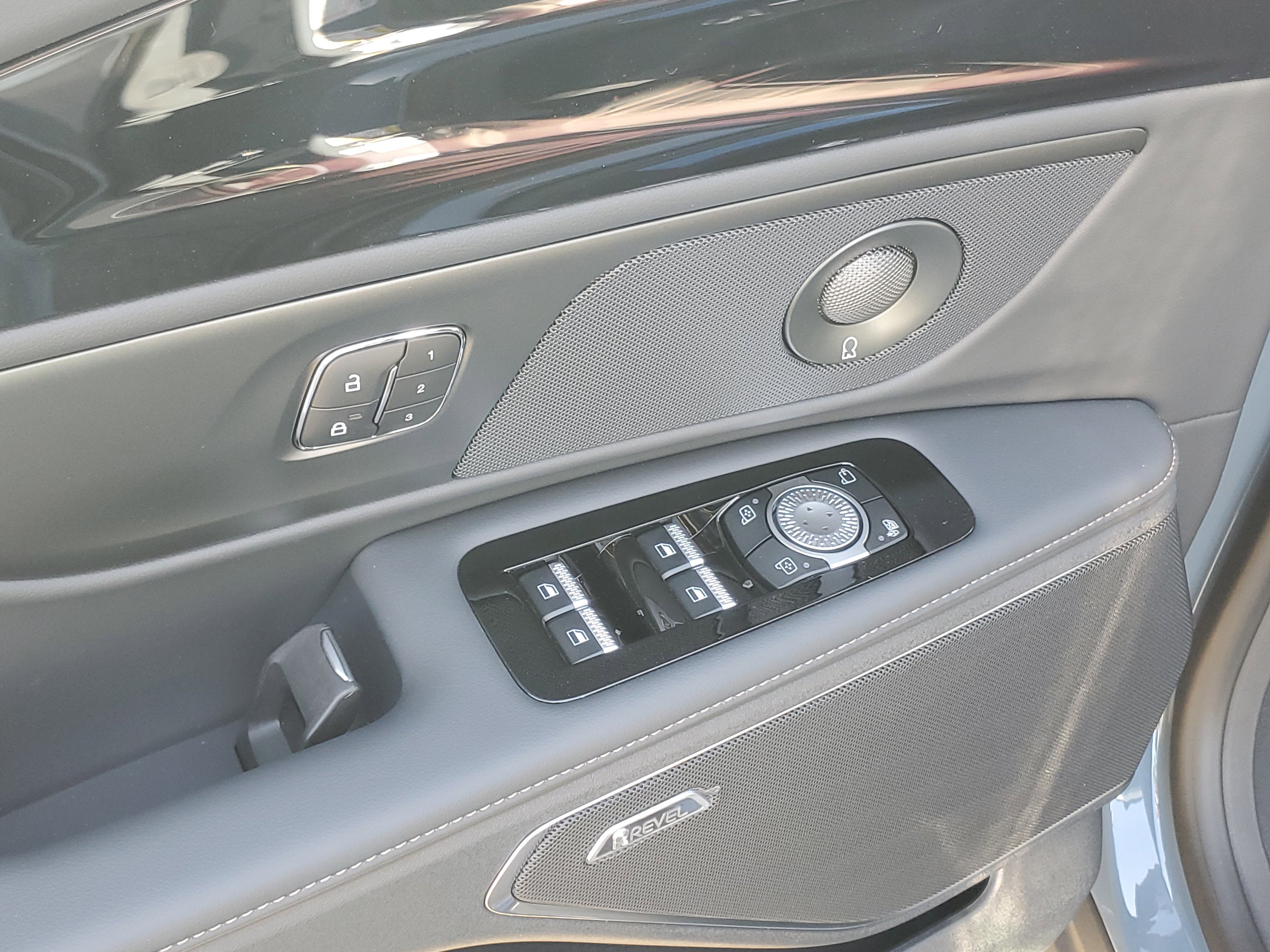 2026 Lincoln Nautilus Reserve Hybrid