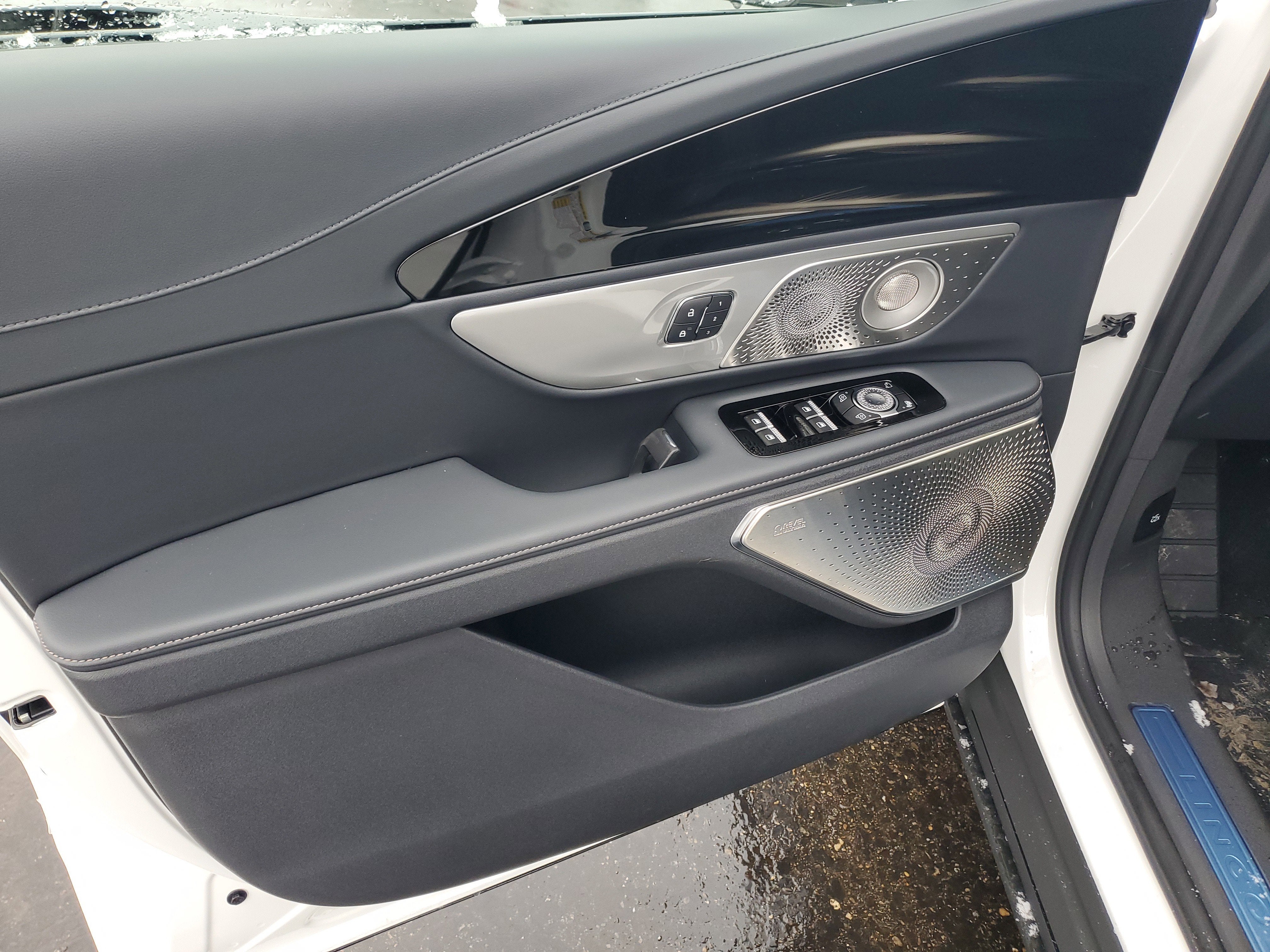 2026 Lincoln Nautilus Reserve Hybrid