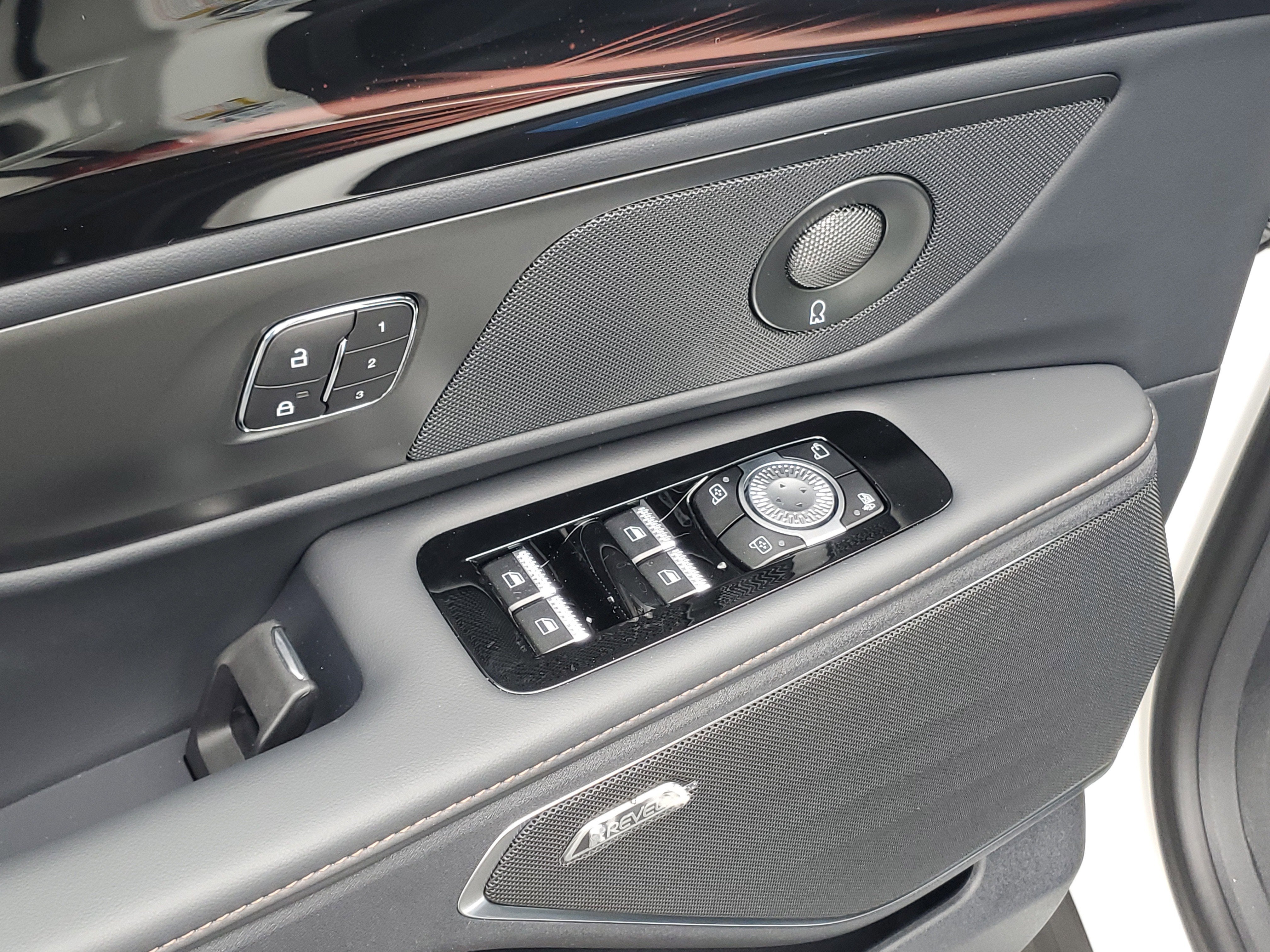 2026 Lincoln Nautilus Reserve Hybrid