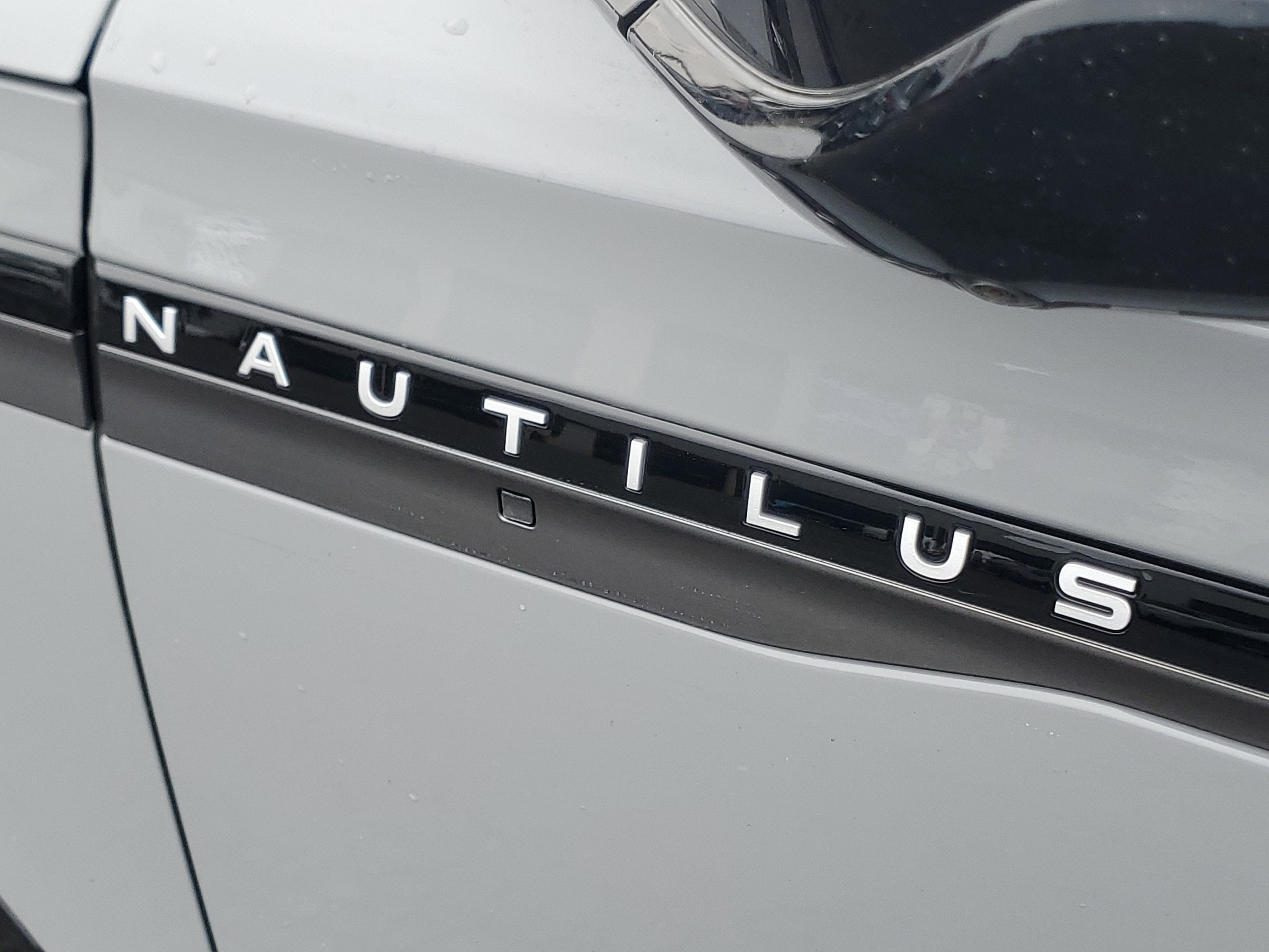 2026 Lincoln Nautilus Reserve Hybrid