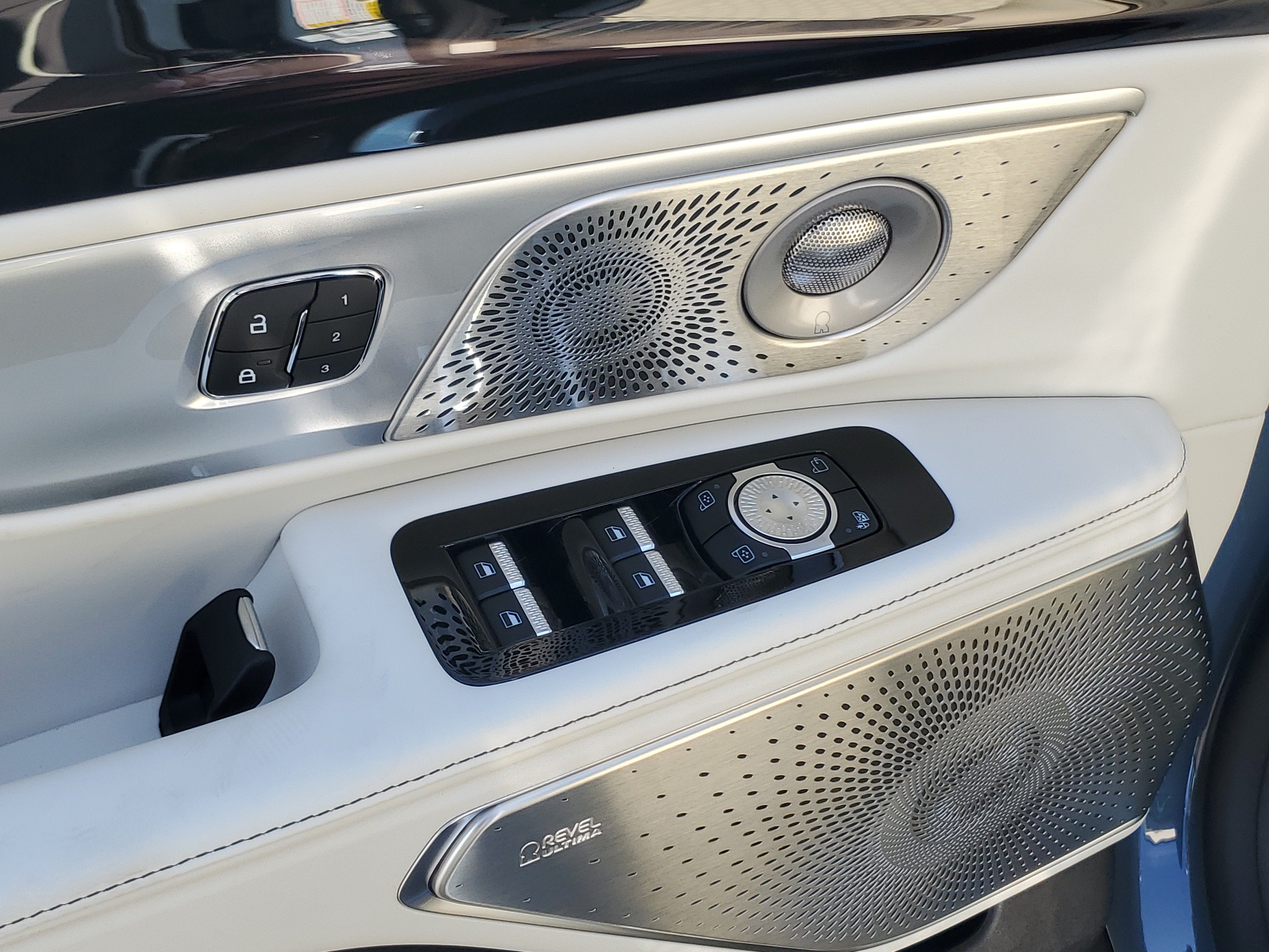 2026 Lincoln Nautilus Black Label Hybrid