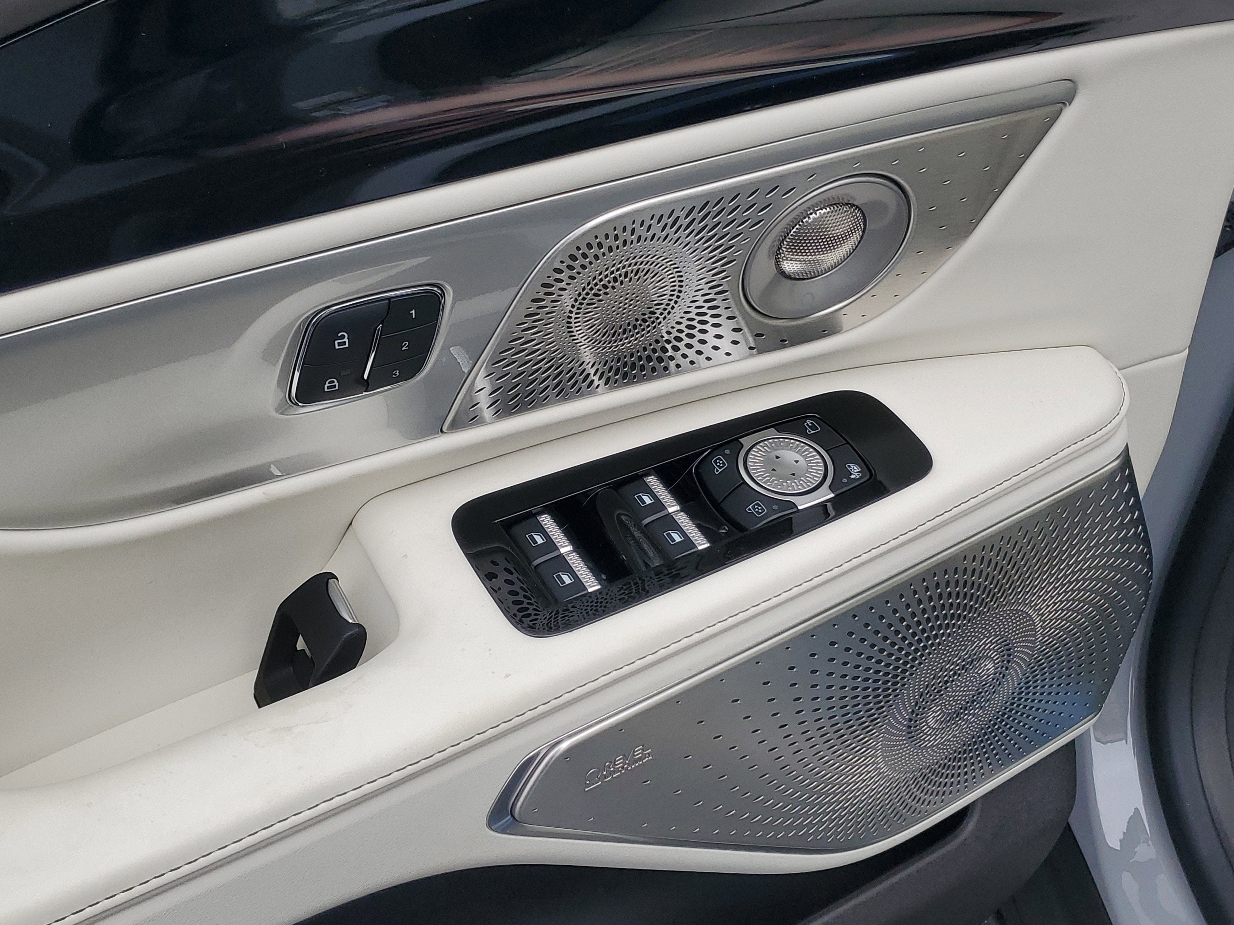 2026 Lincoln Nautilus Black Label Hybrid