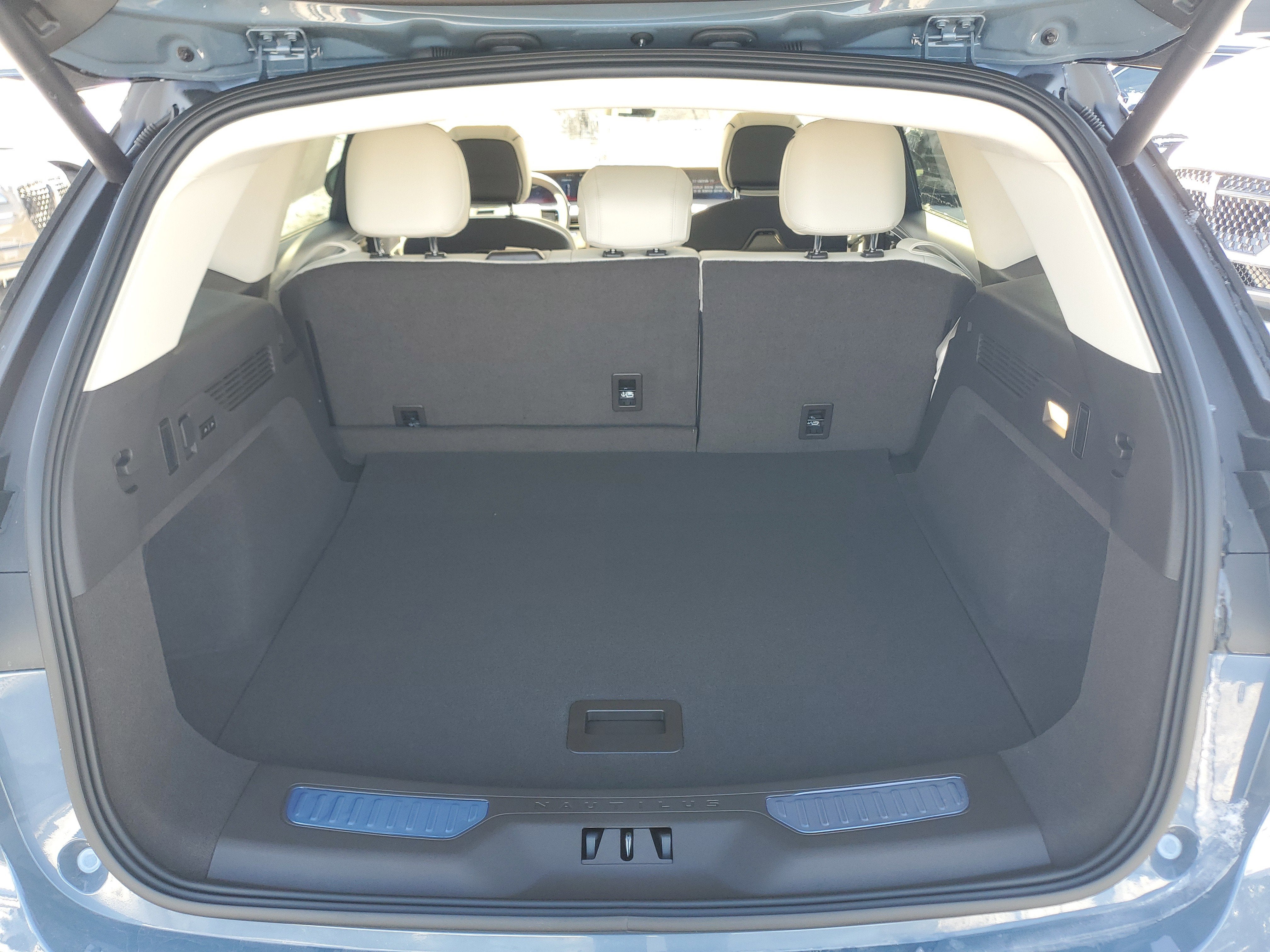 2026 Lincoln Nautilus Black Label Hybrid