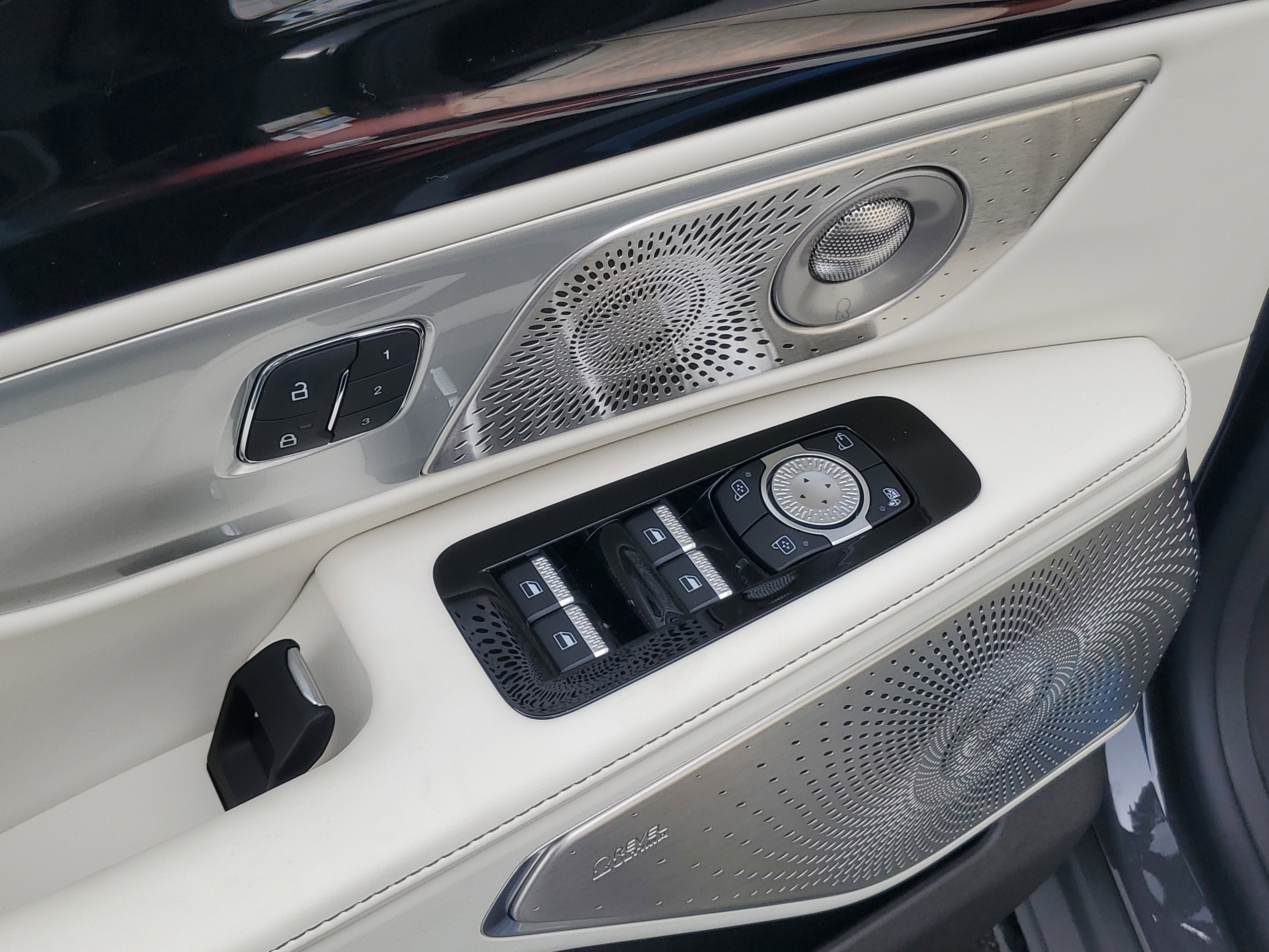 2026 Lincoln Nautilus Black Label Hybrid