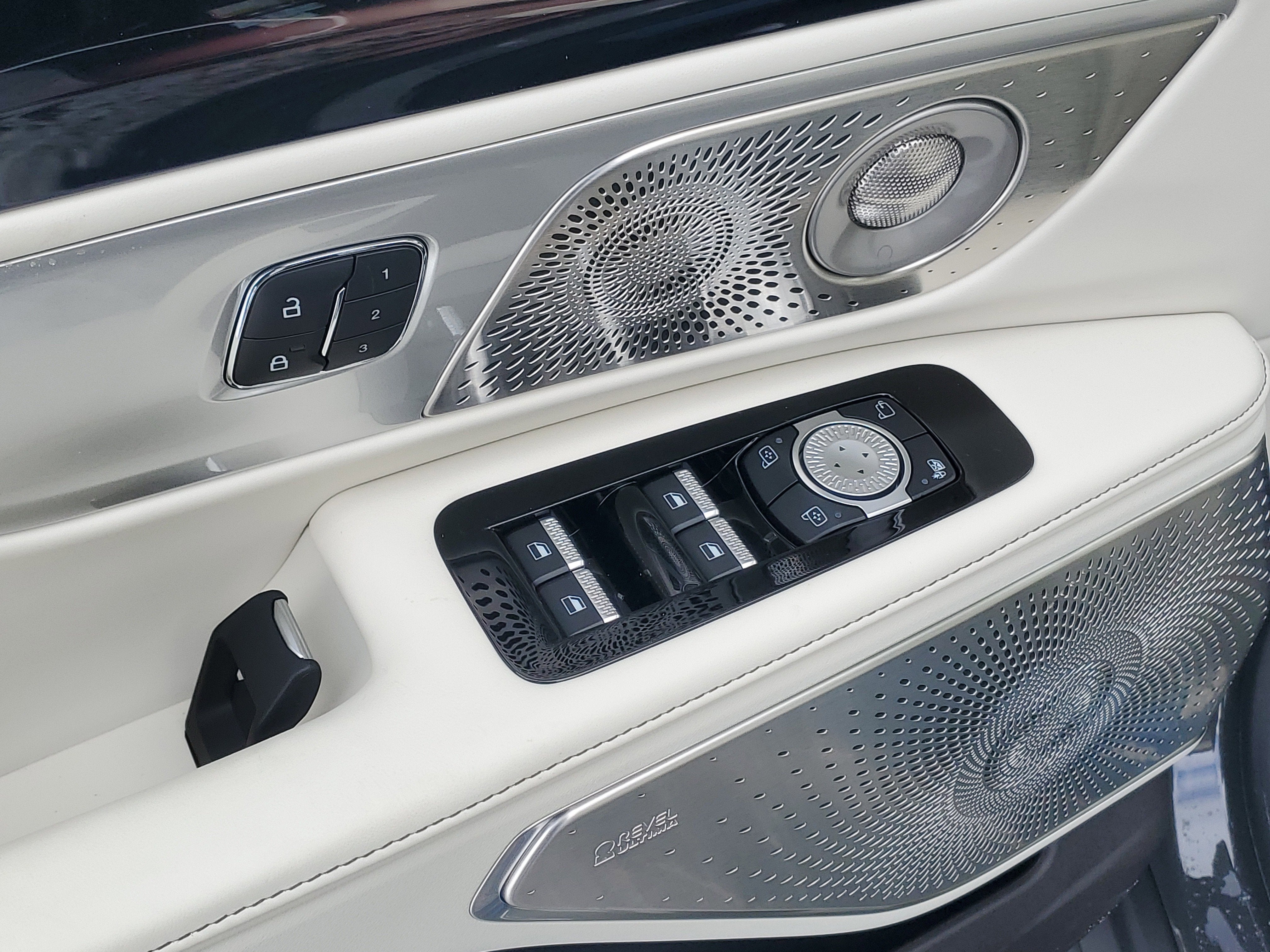 2026 Lincoln Nautilus Black Label Hybrid