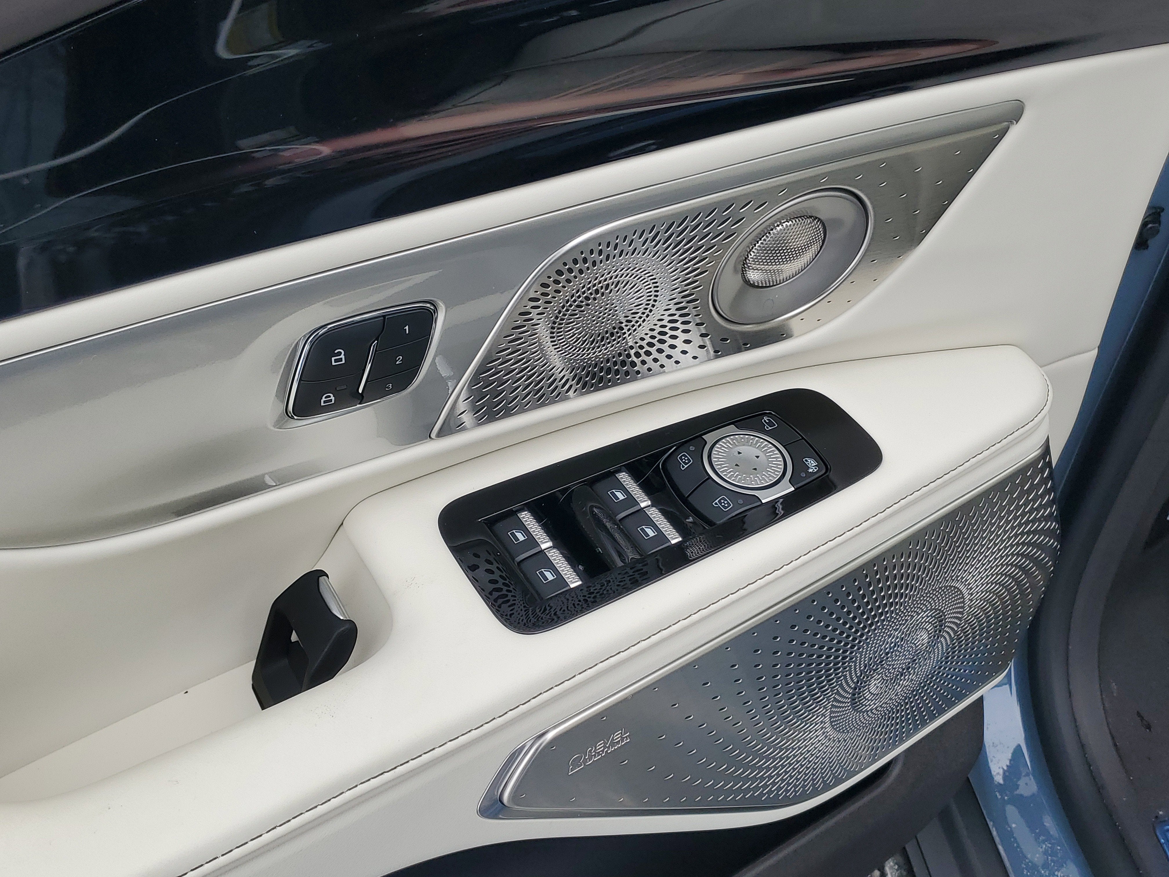 2026 Lincoln Nautilus Black Label Hybrid