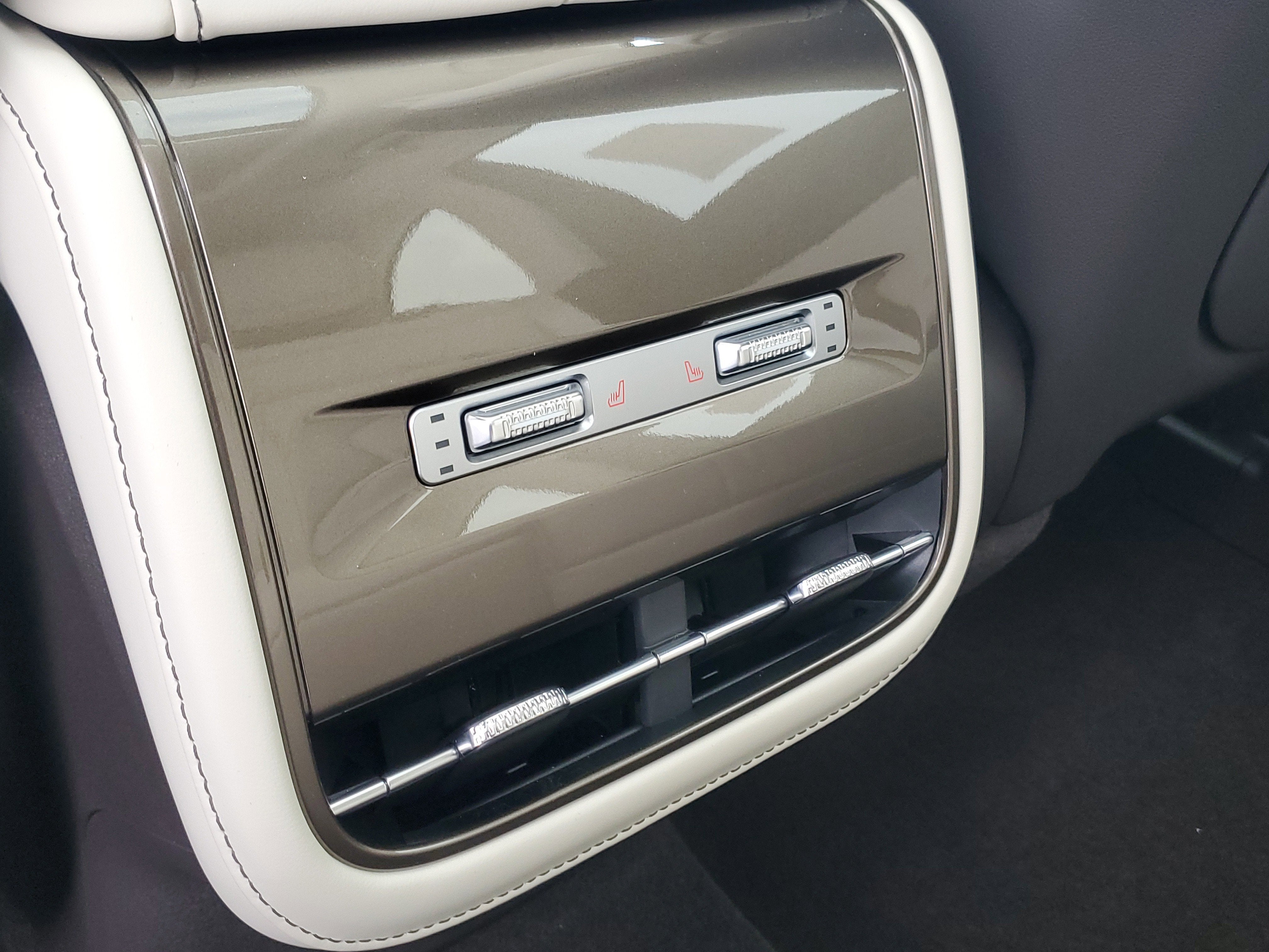 2026 Lincoln Nautilus Black Label Hybrid