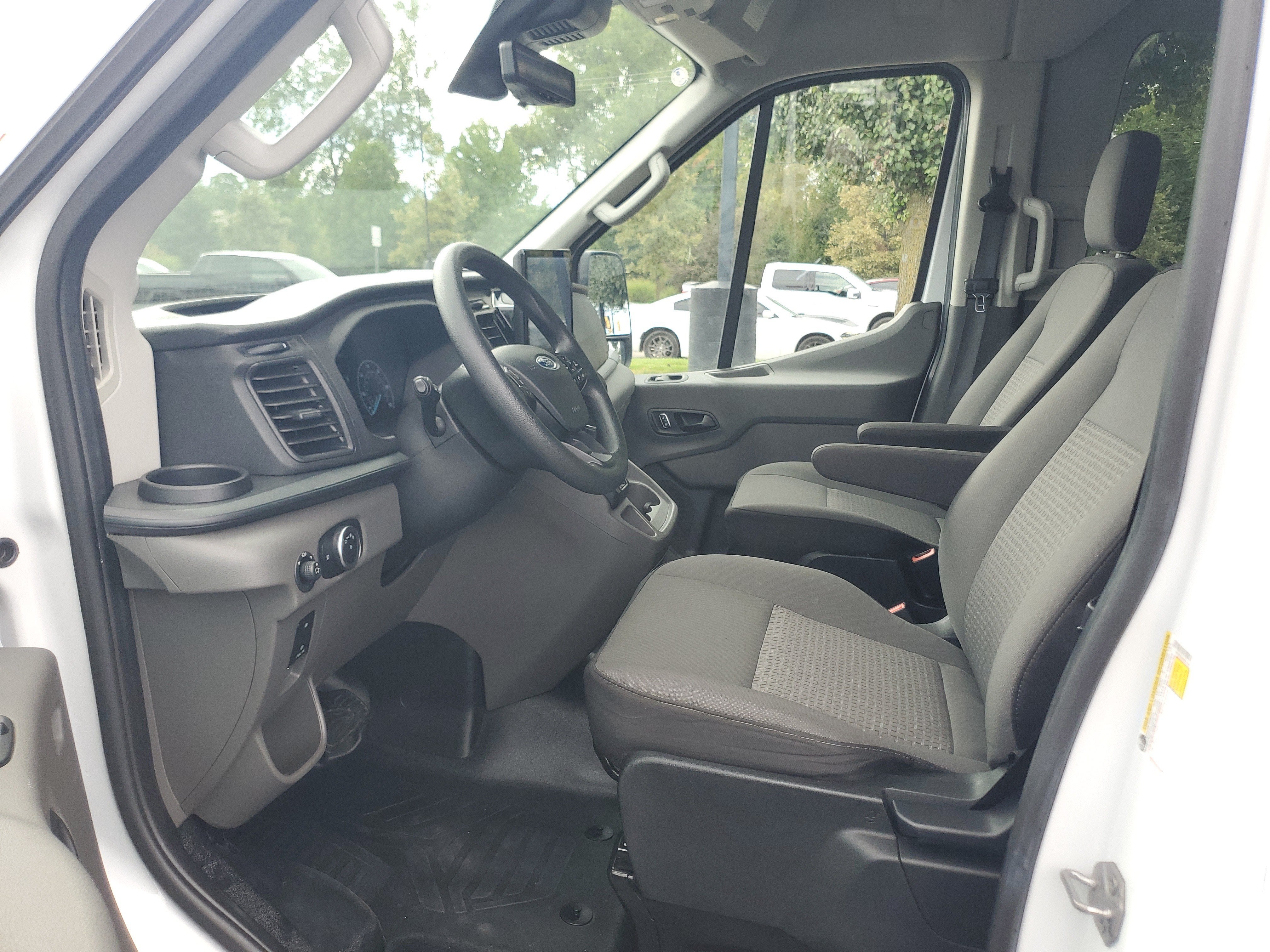 2025 Ford Transit Passenger Wagon XLT
