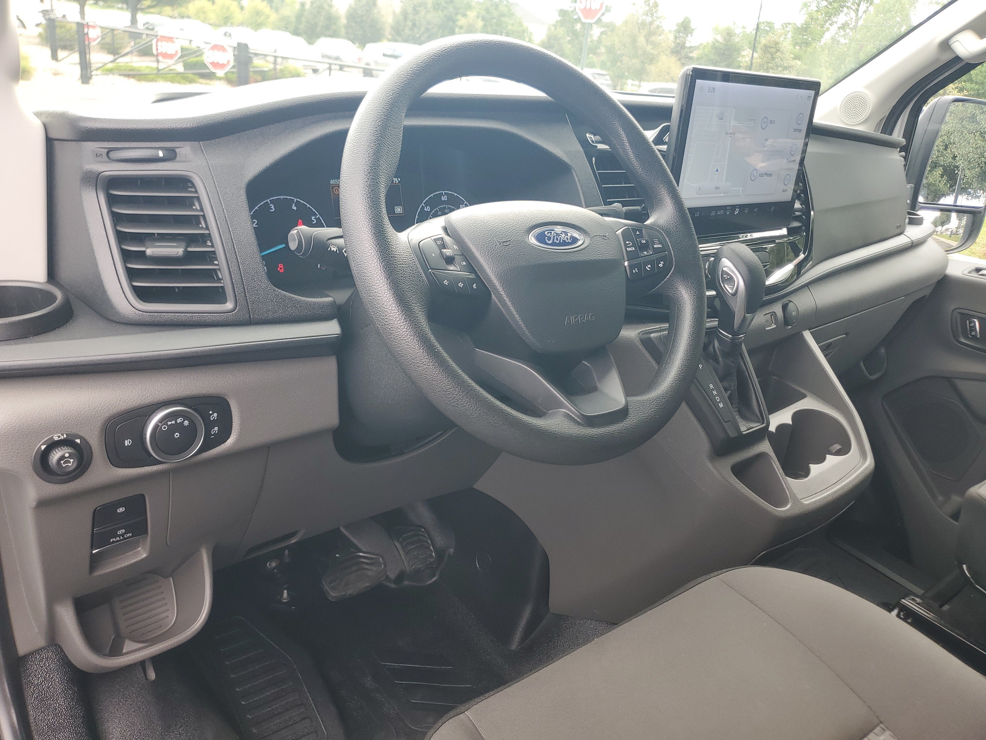 2025 Ford Transit Passenger Wagon XLT