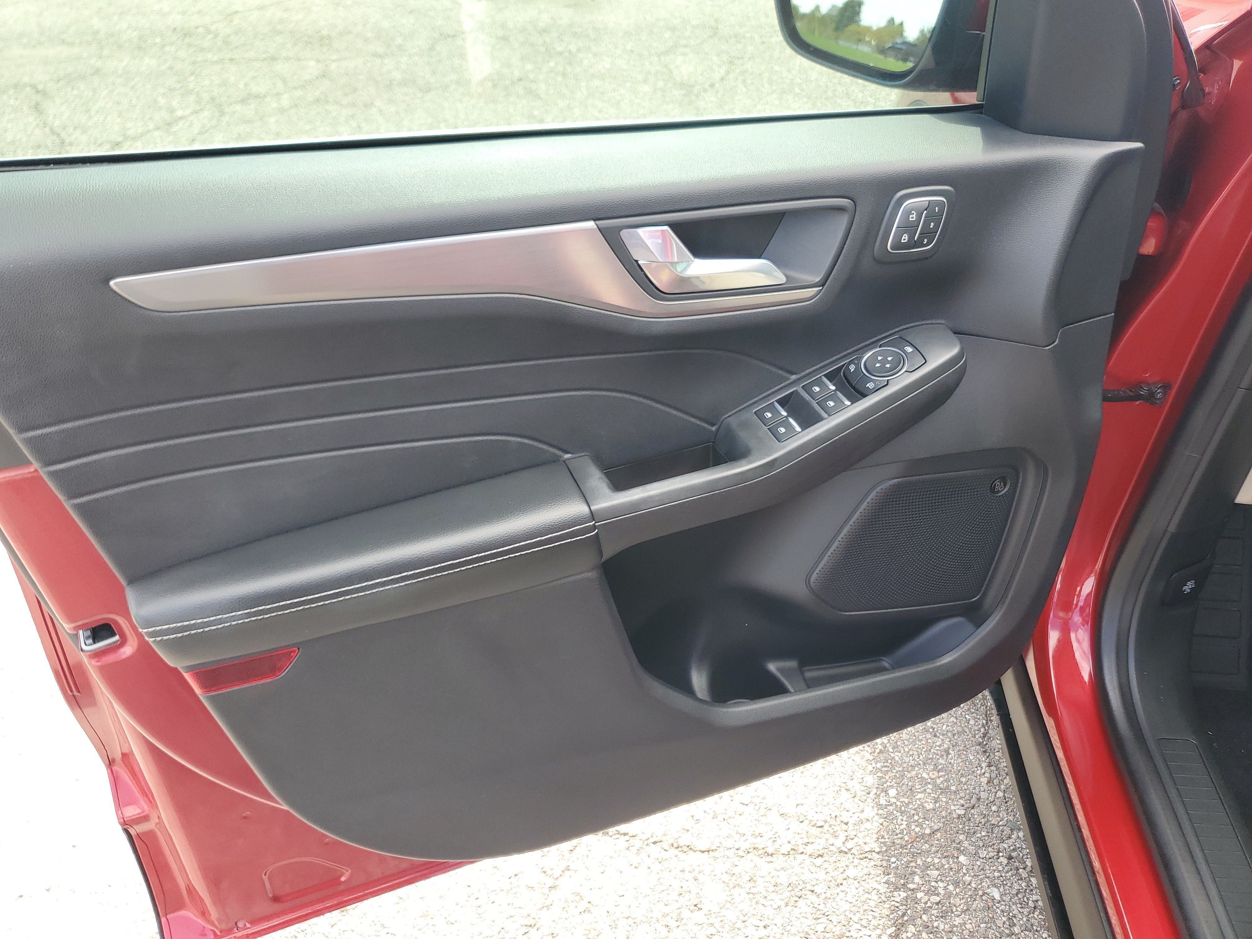2021 Ford Escape Titanium Hybrid