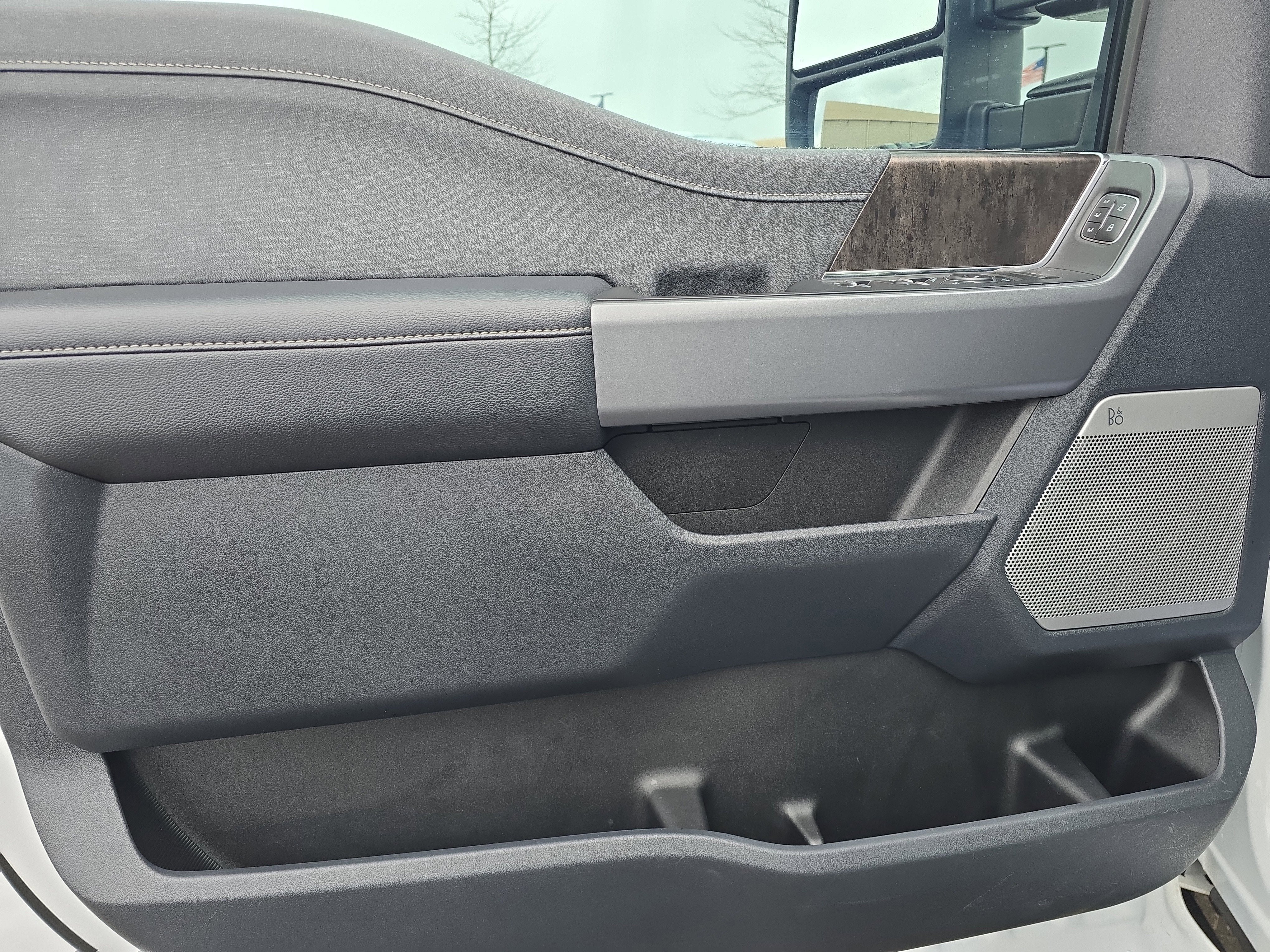 2023 Ford Super Duty F-350 SRW LARIAT