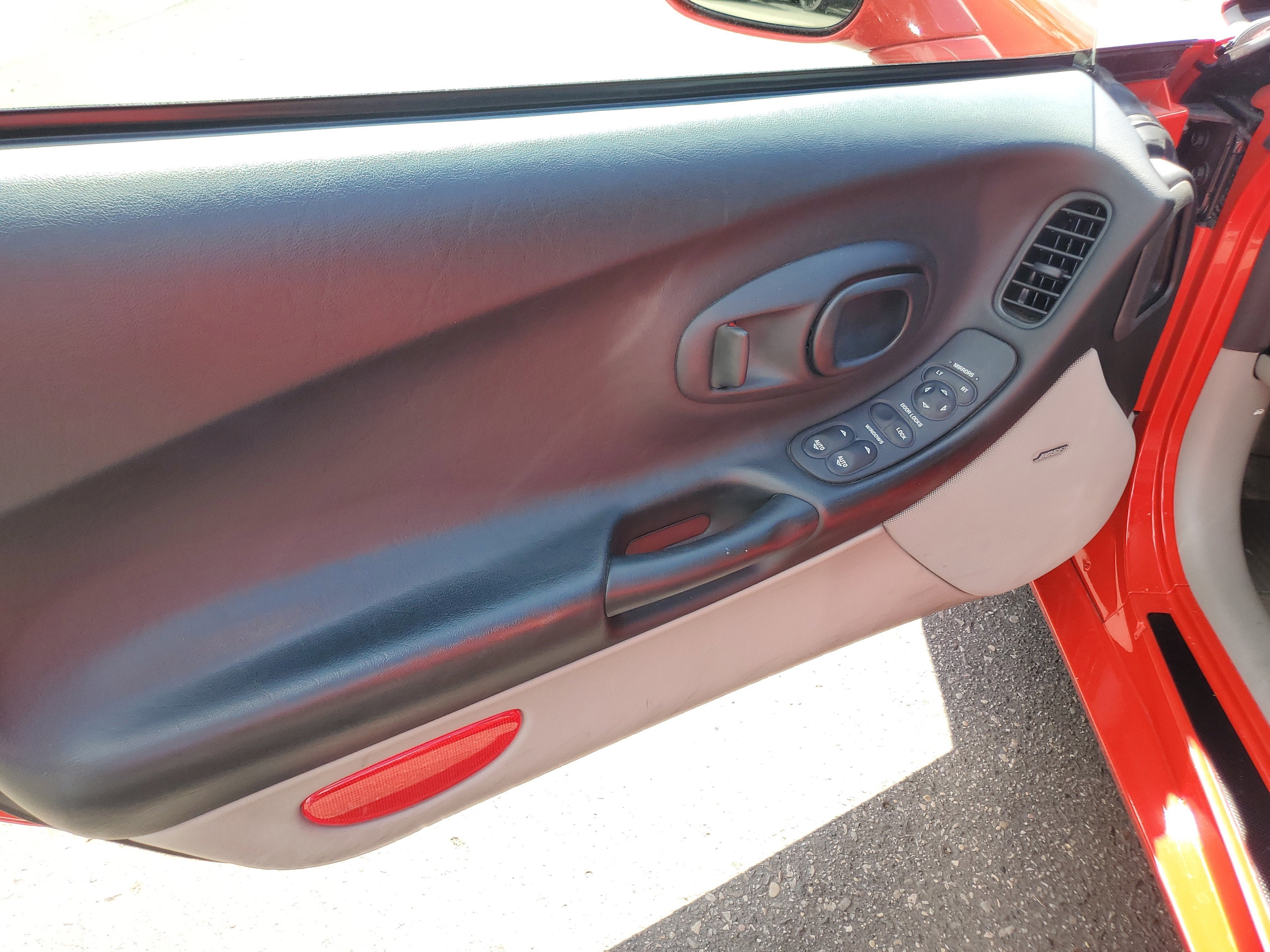 2004 Chevrolet Corvette 2DR CPE