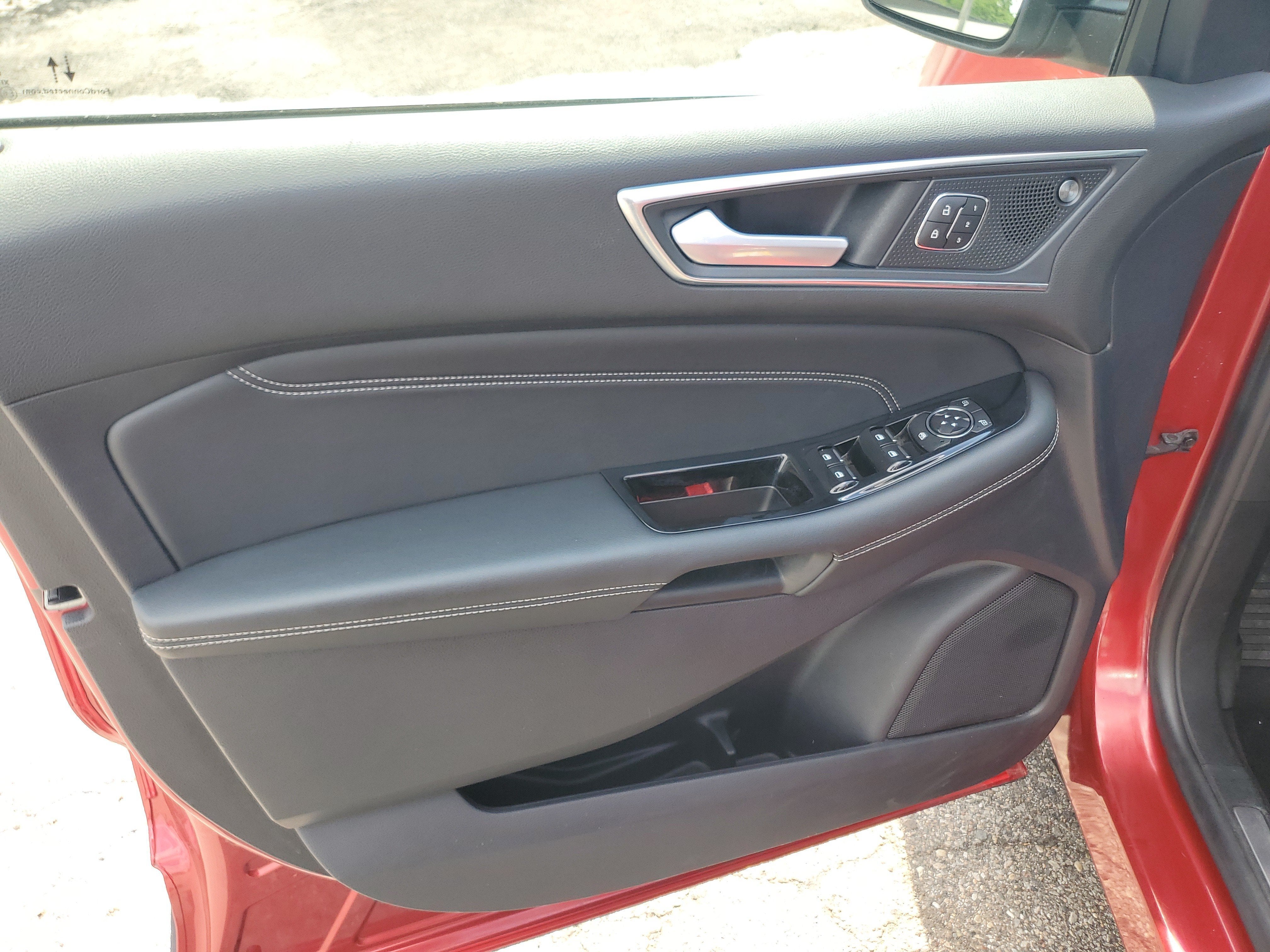 2020 Ford Edge Titanium