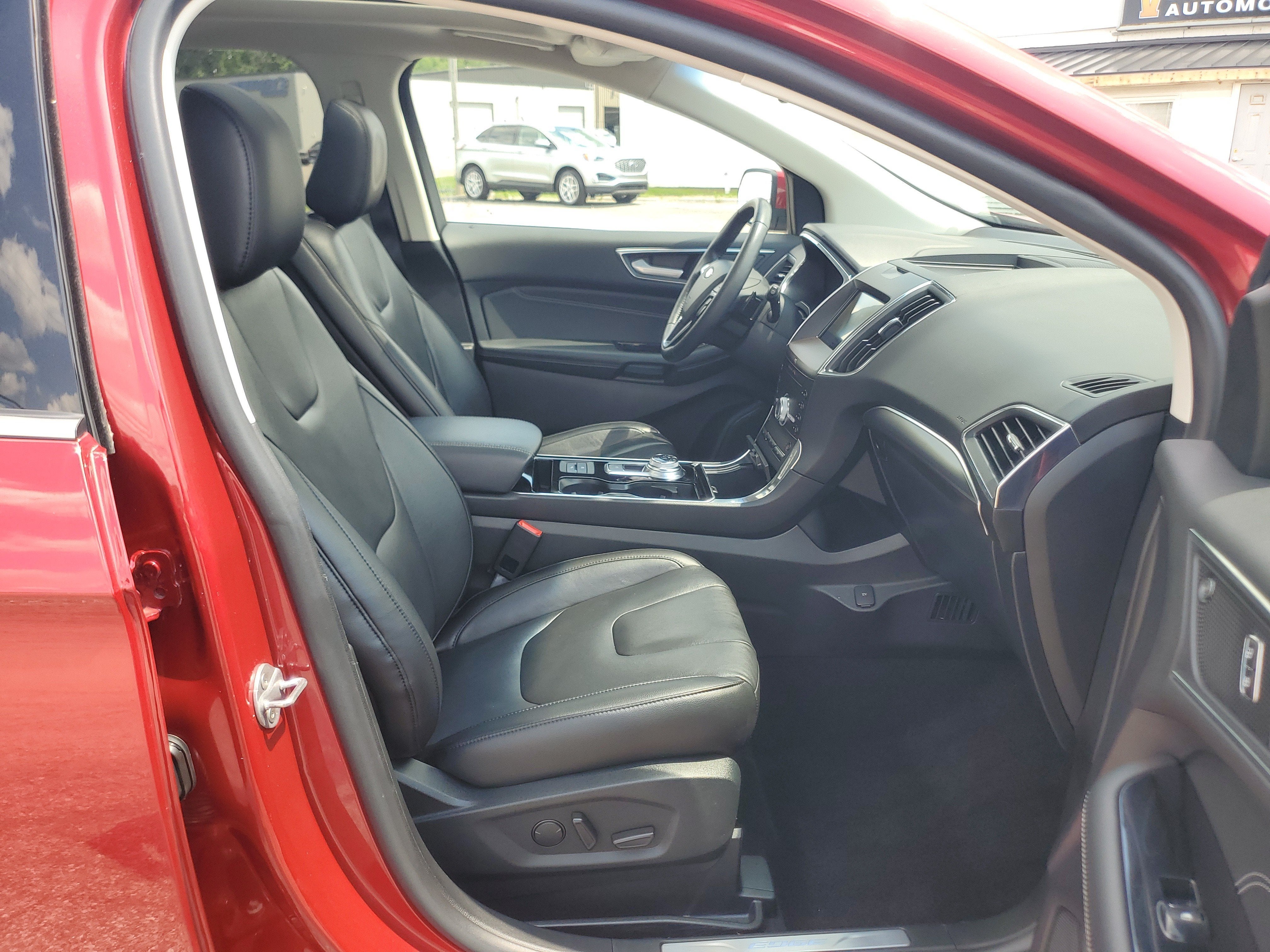 2020 Ford Edge Titanium