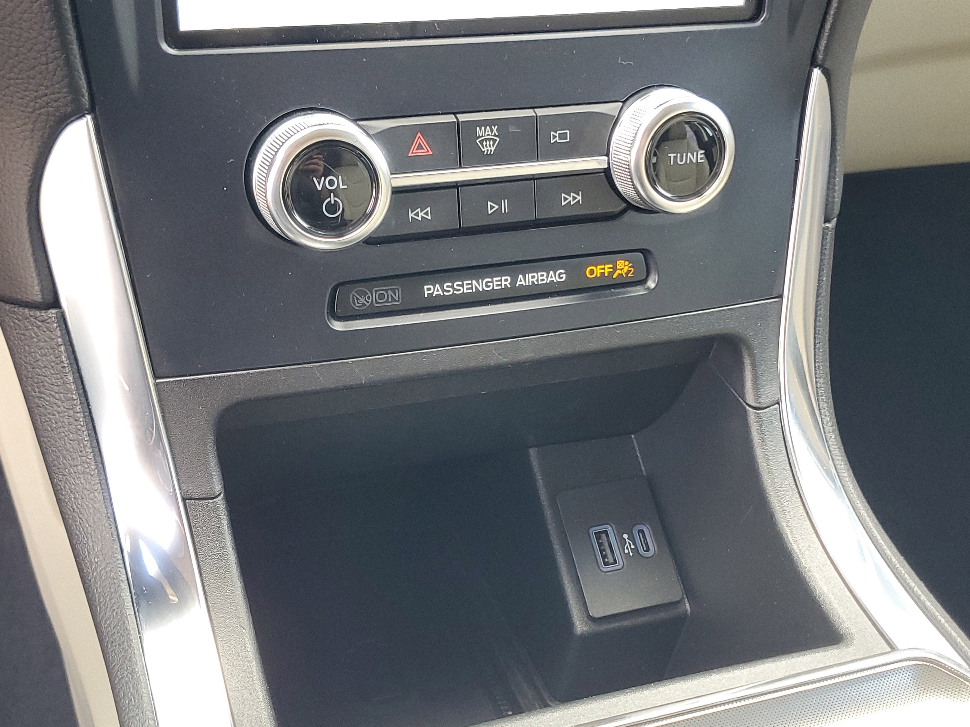 2023 Ford Edge Titanium