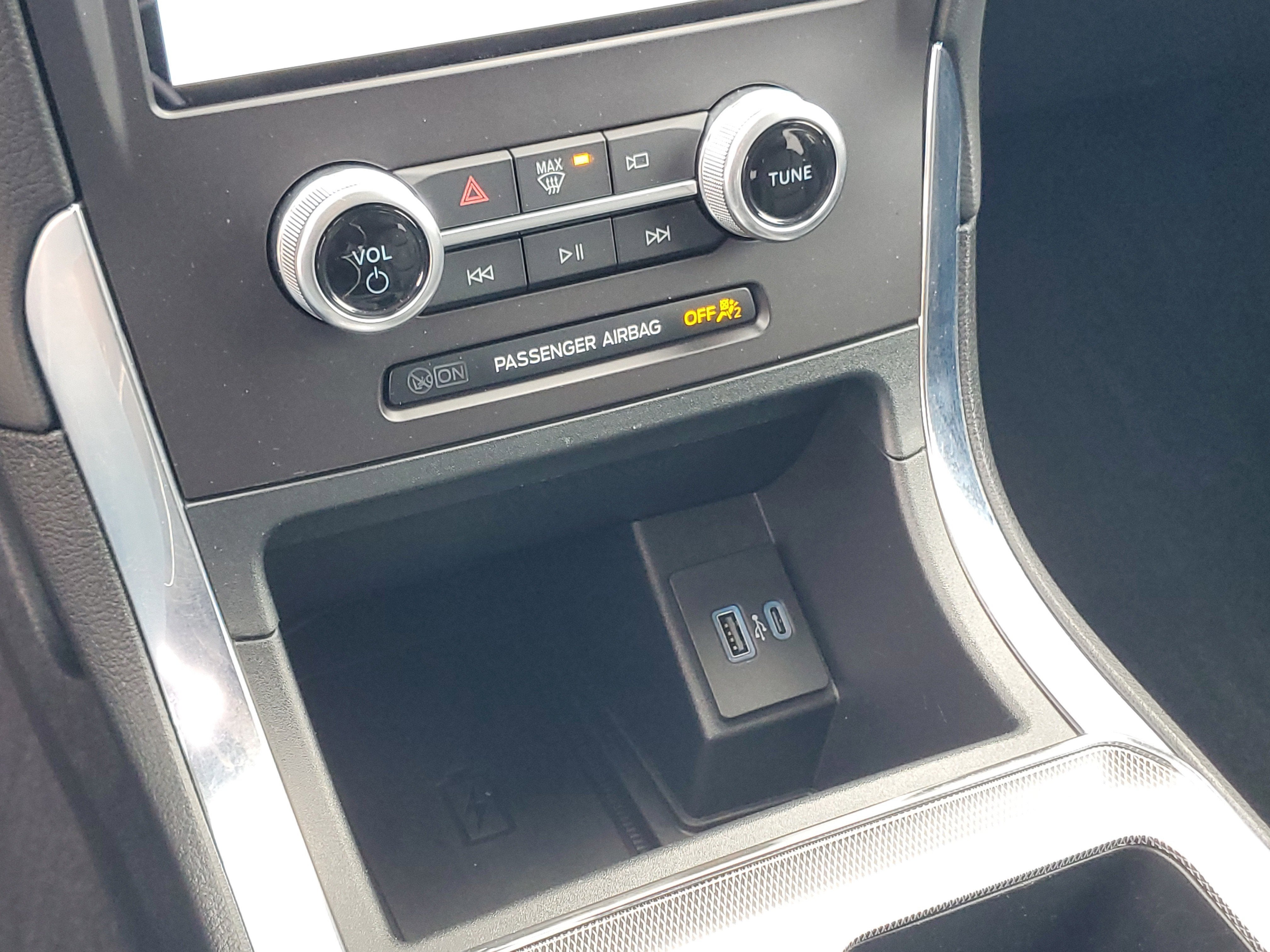 2021 Ford Edge Titanium