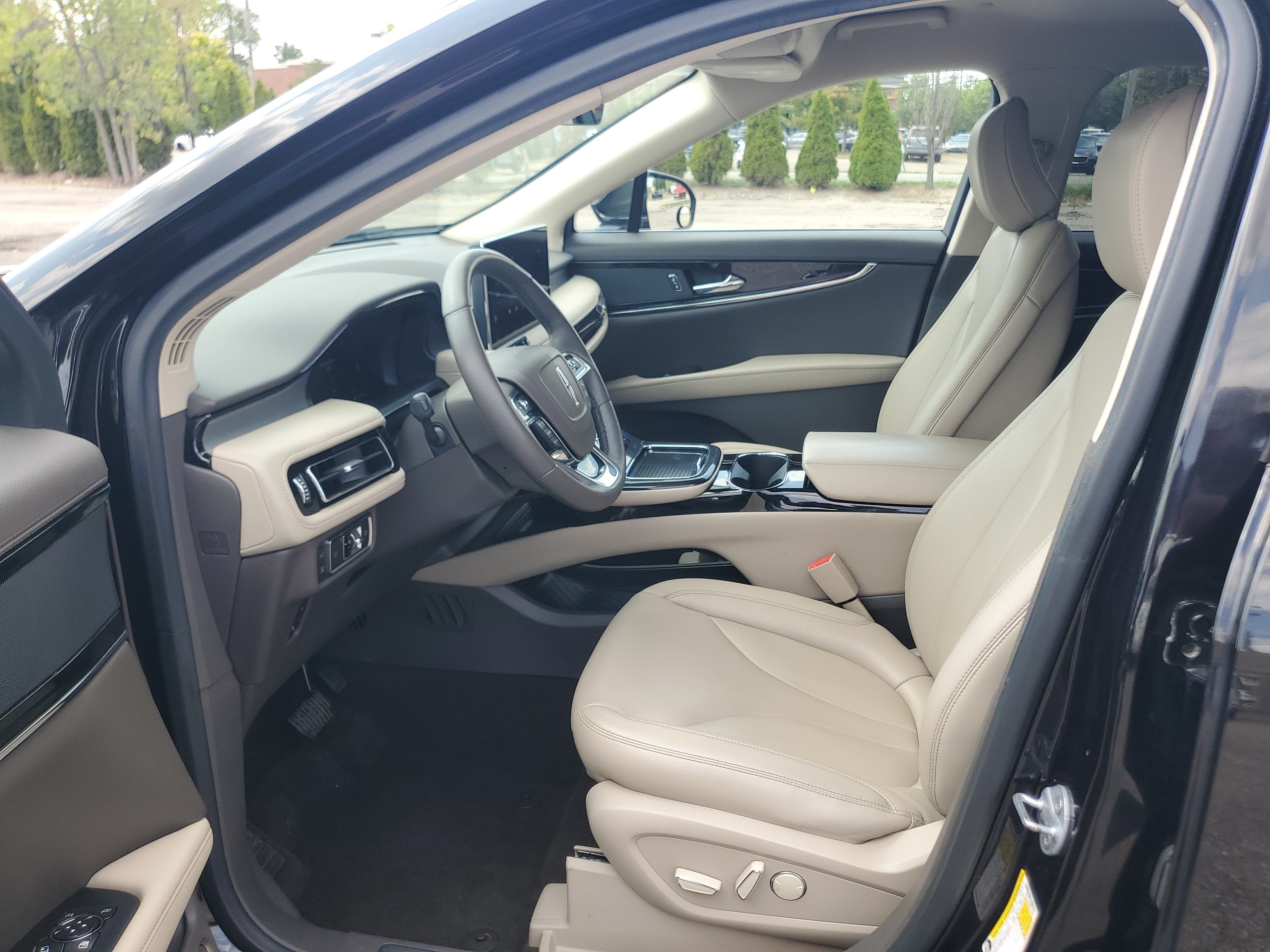 2022 Lincoln Nautilus Standard