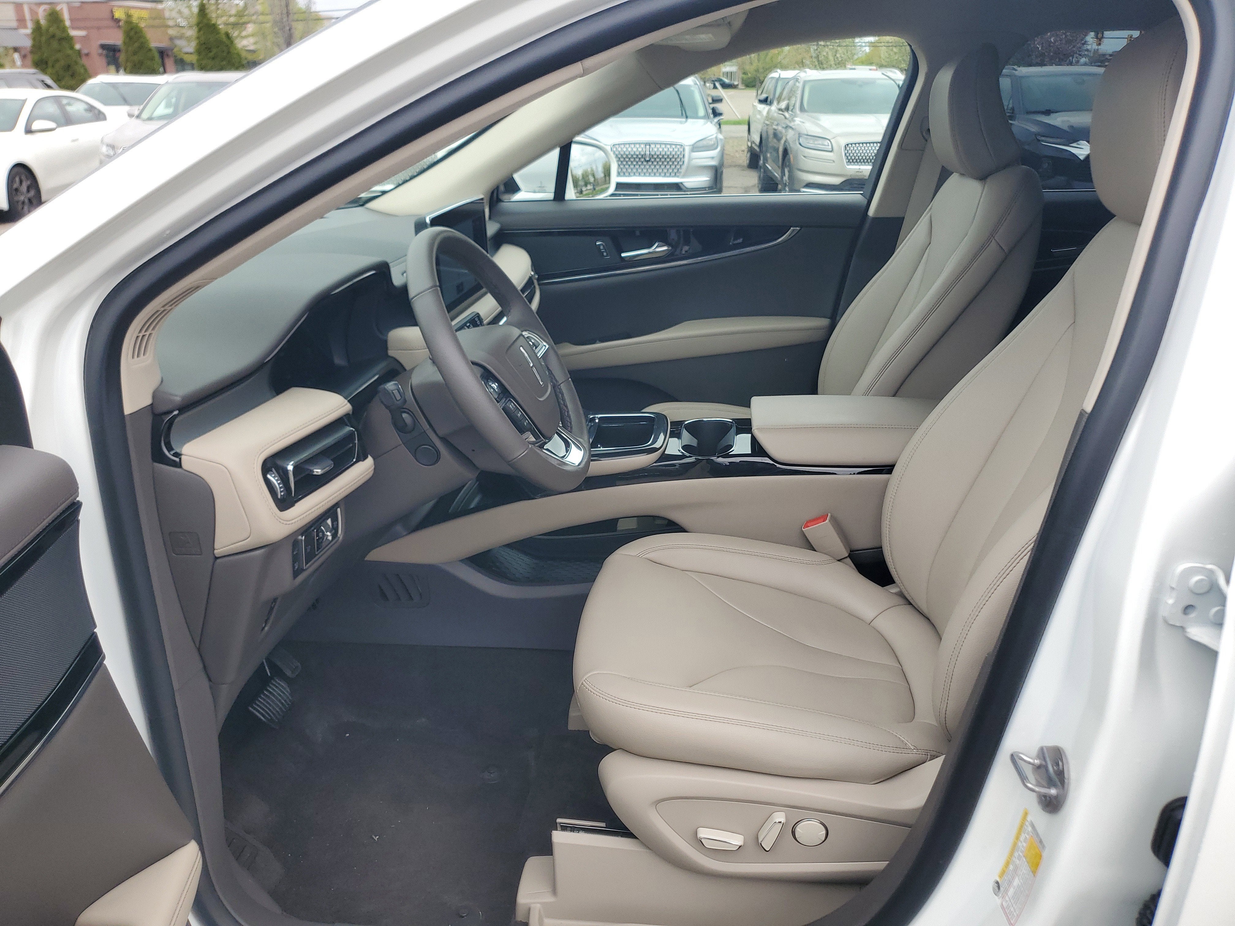 2023 Lincoln Nautilus Standard