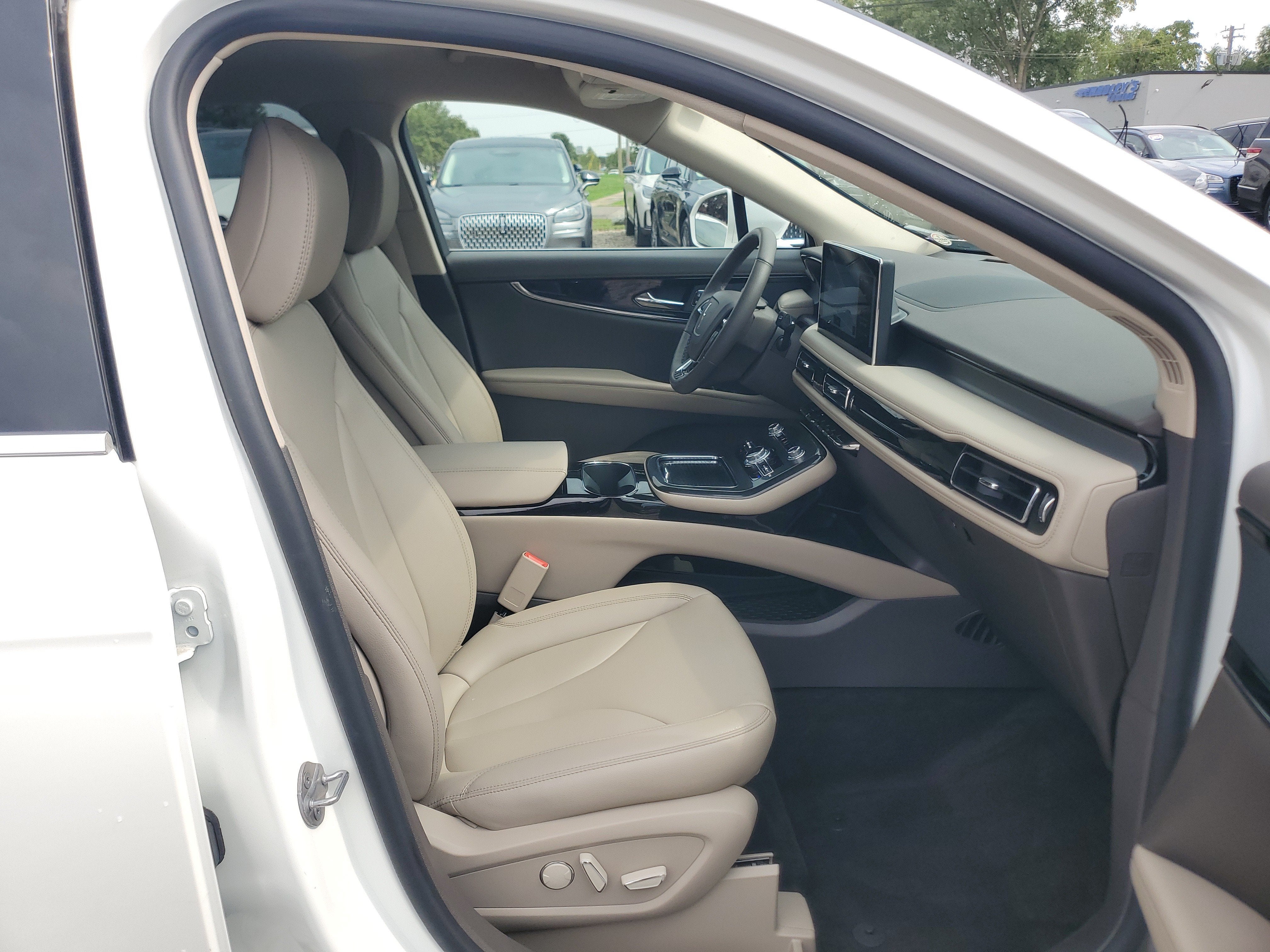 2023 Lincoln Nautilus Standard