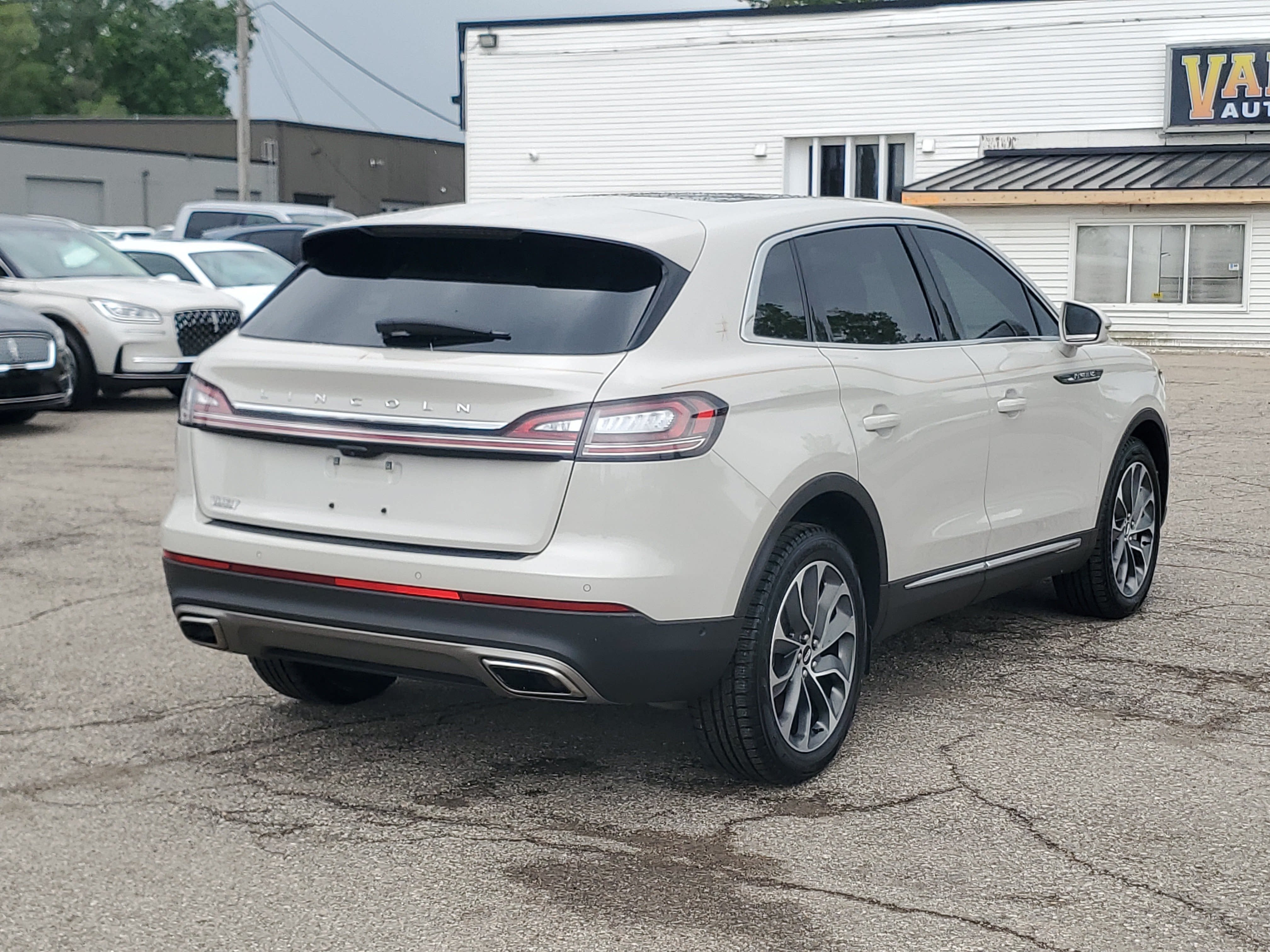 2023 Lincoln Nautilus Reserve