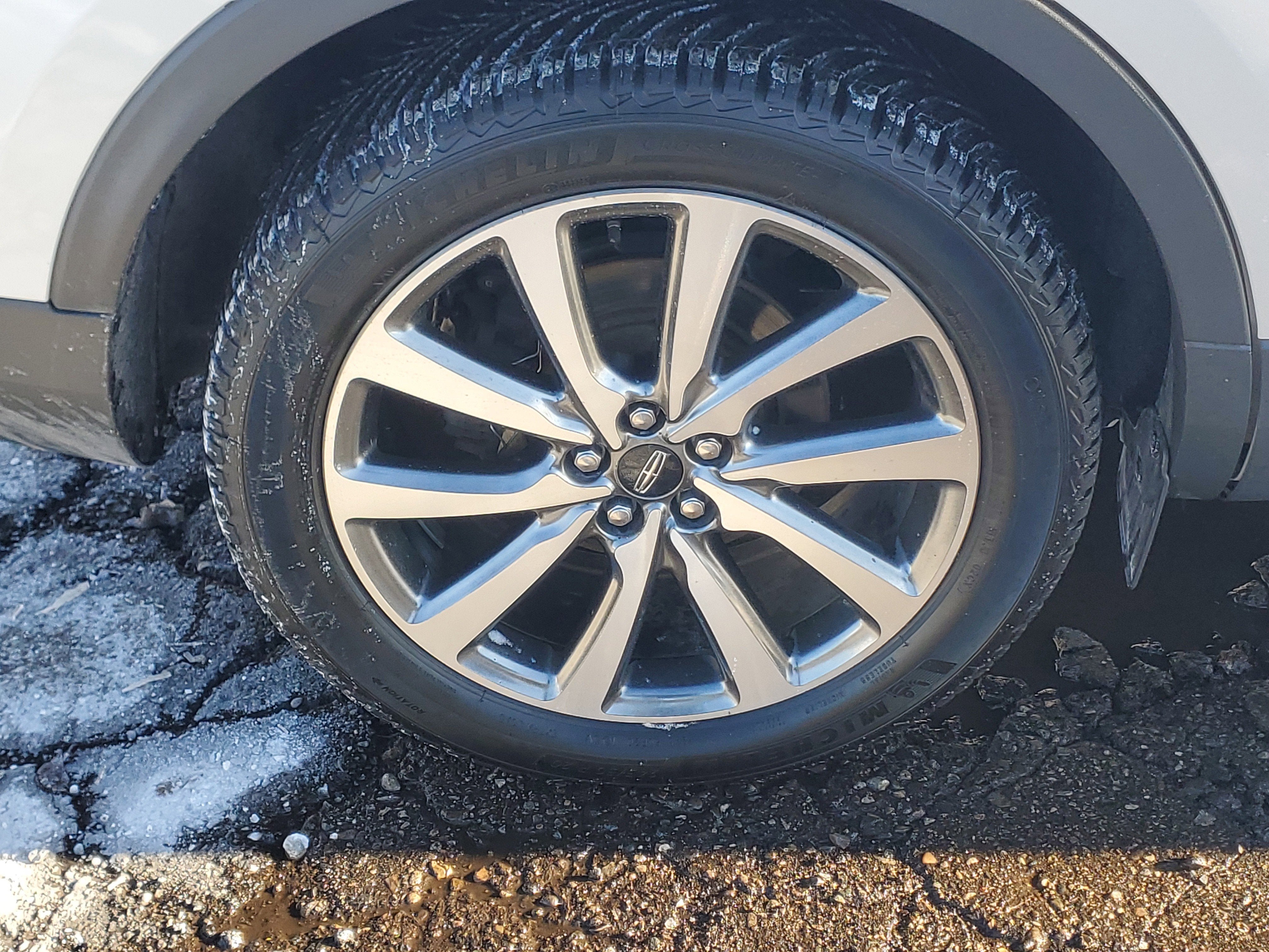 2019 Lincoln Nautilus Select