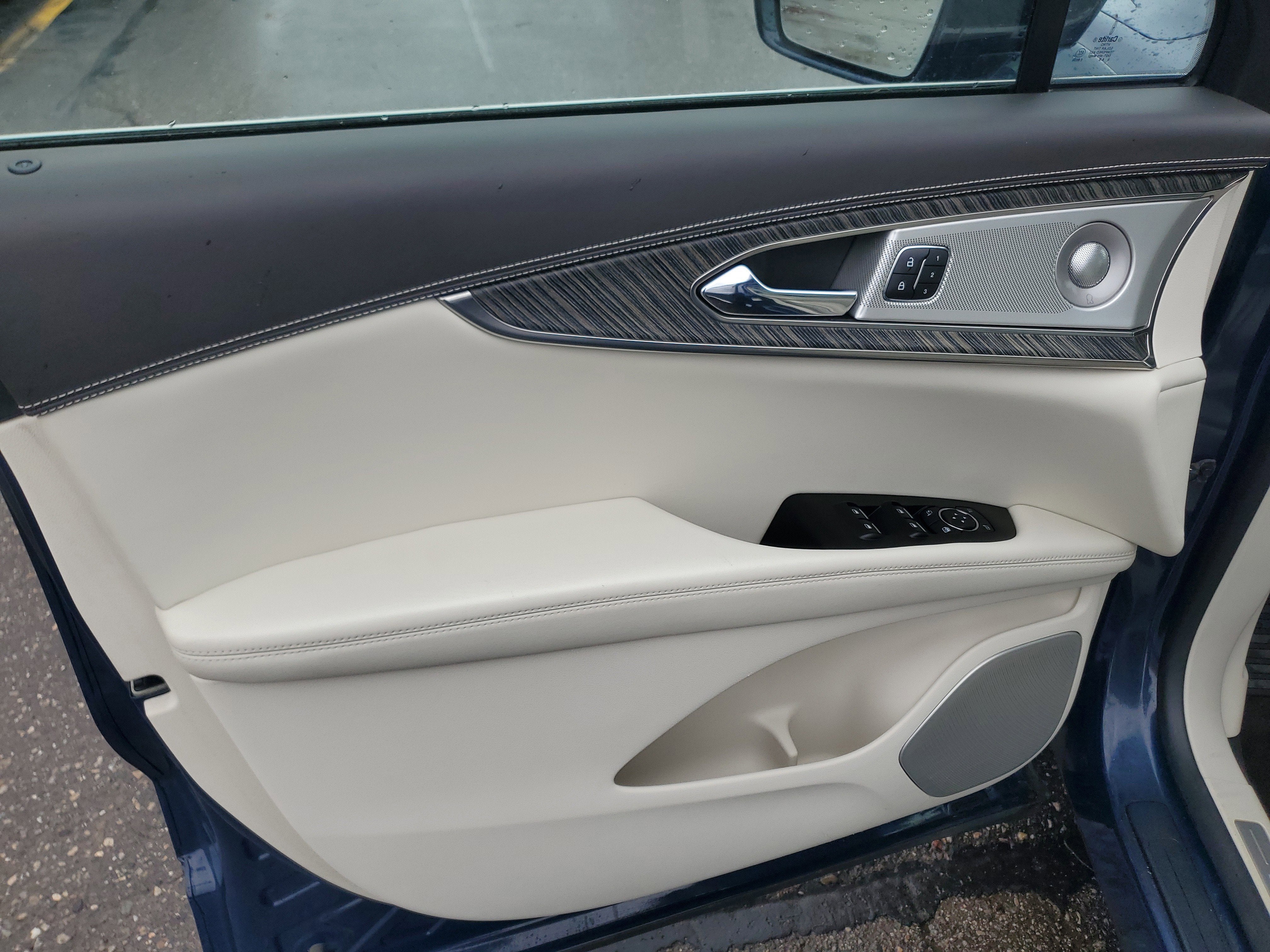 2020 Lincoln Nautilus Black Label