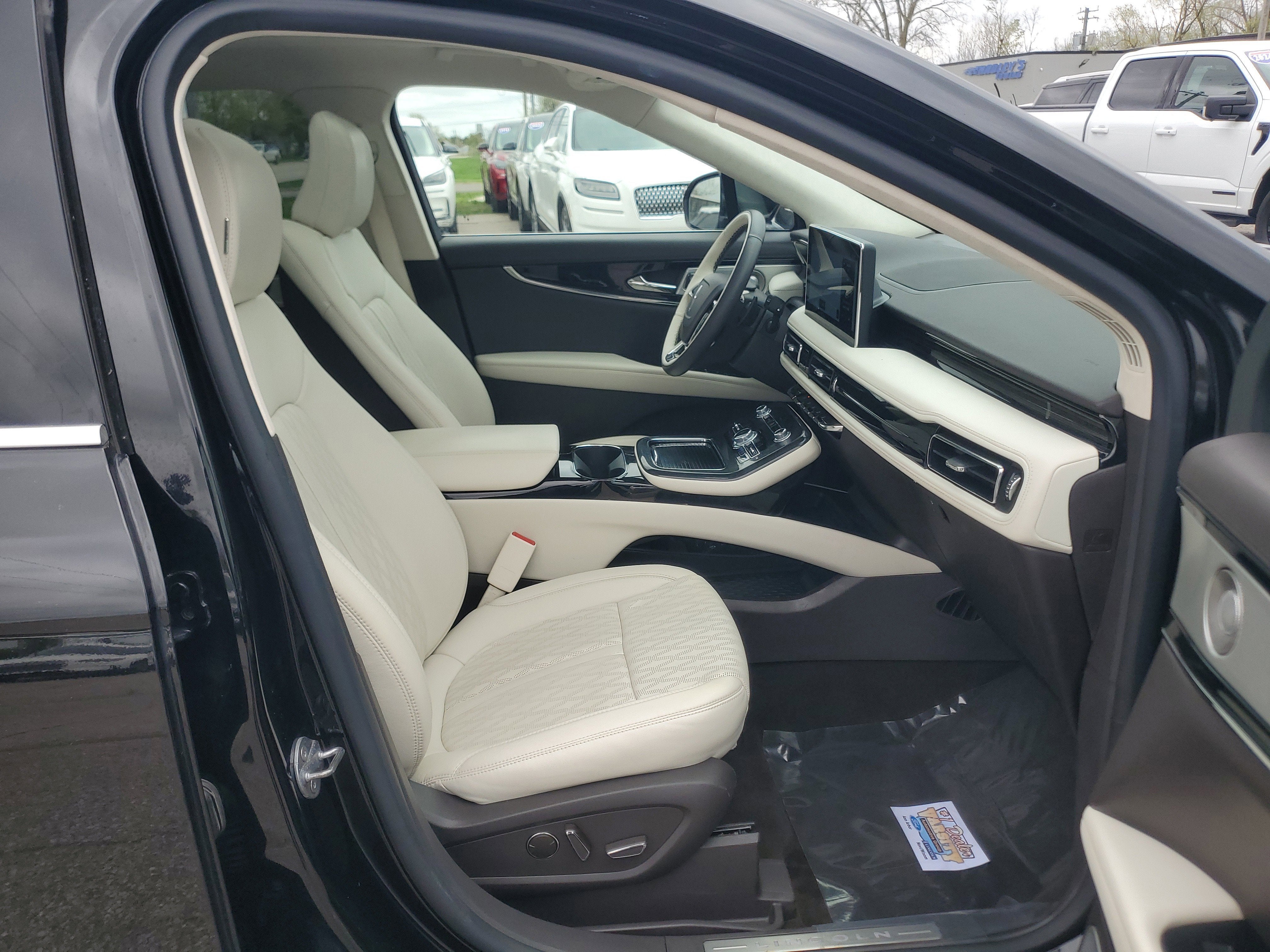 2023 Lincoln Nautilus Black Label