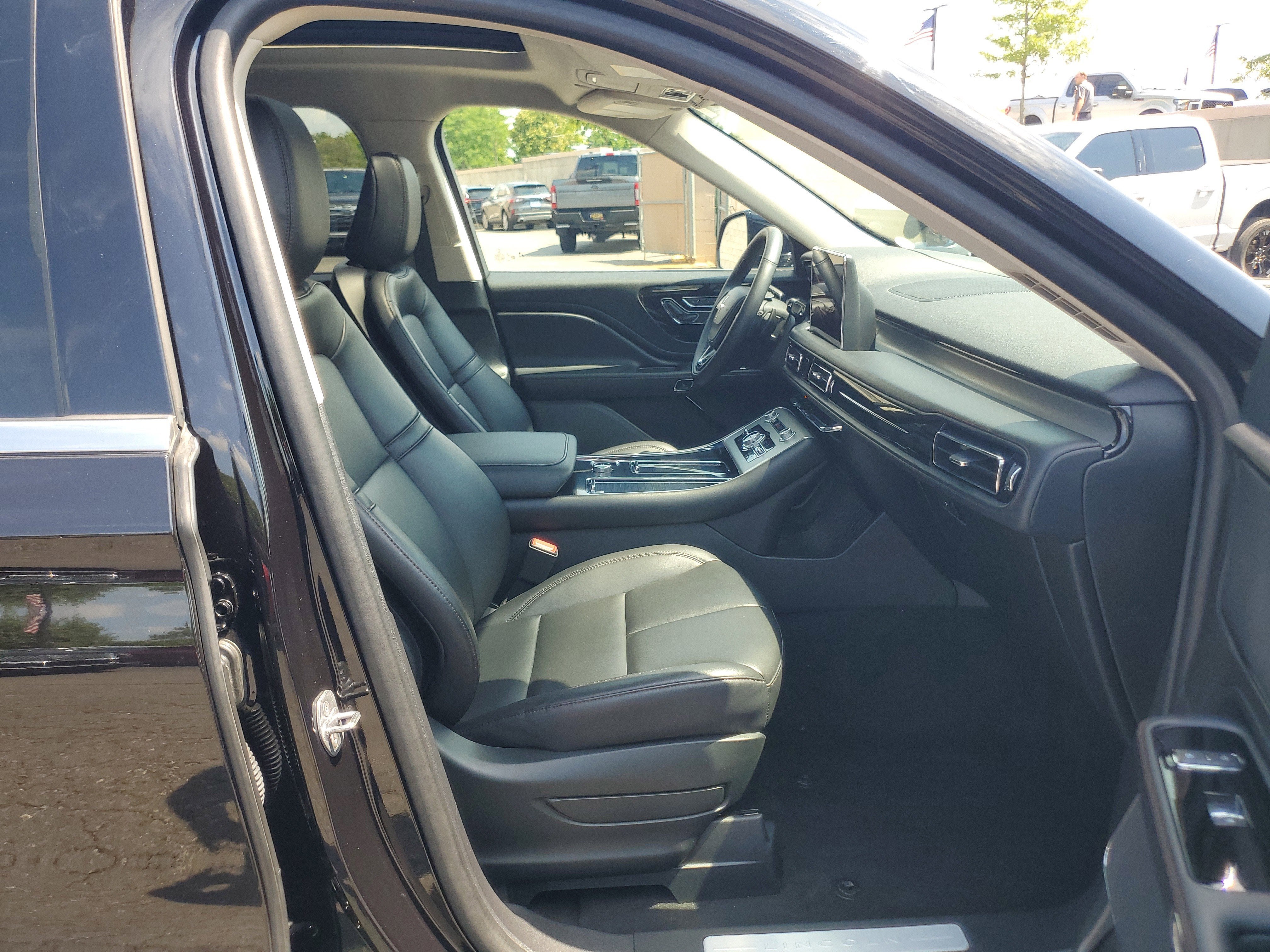 2023 Lincoln Aviator Standard